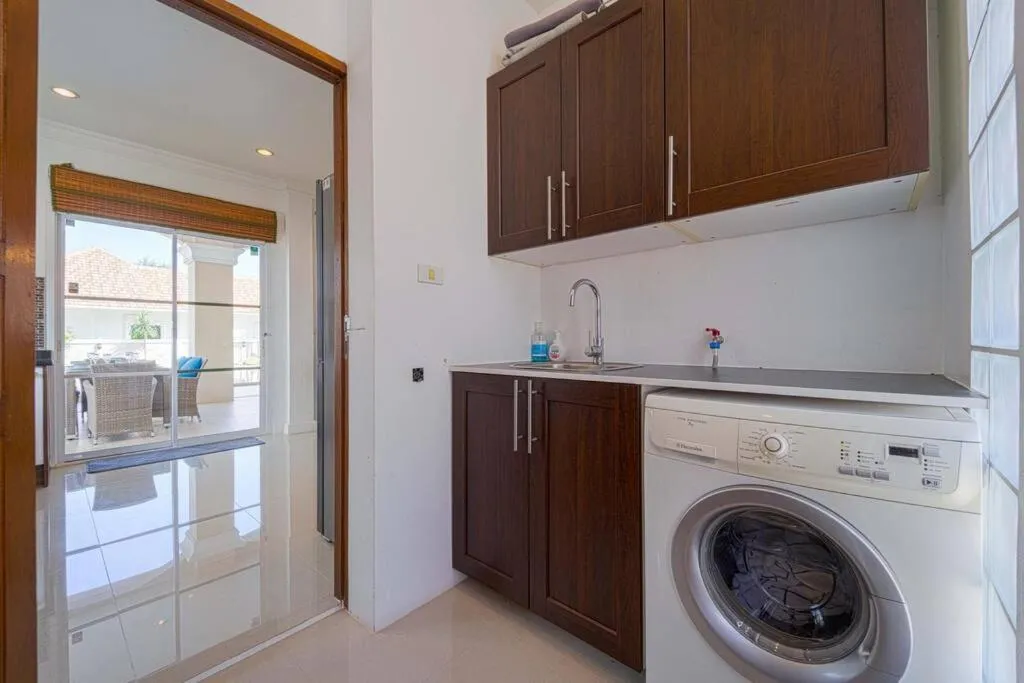 Luxurious 5-Bedroom Private Pool Villa! PV5