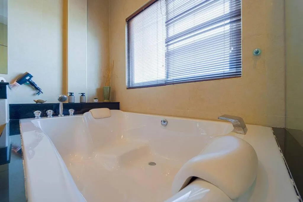 Luxurious 5-Bedroom Private Pool Villa! PV5