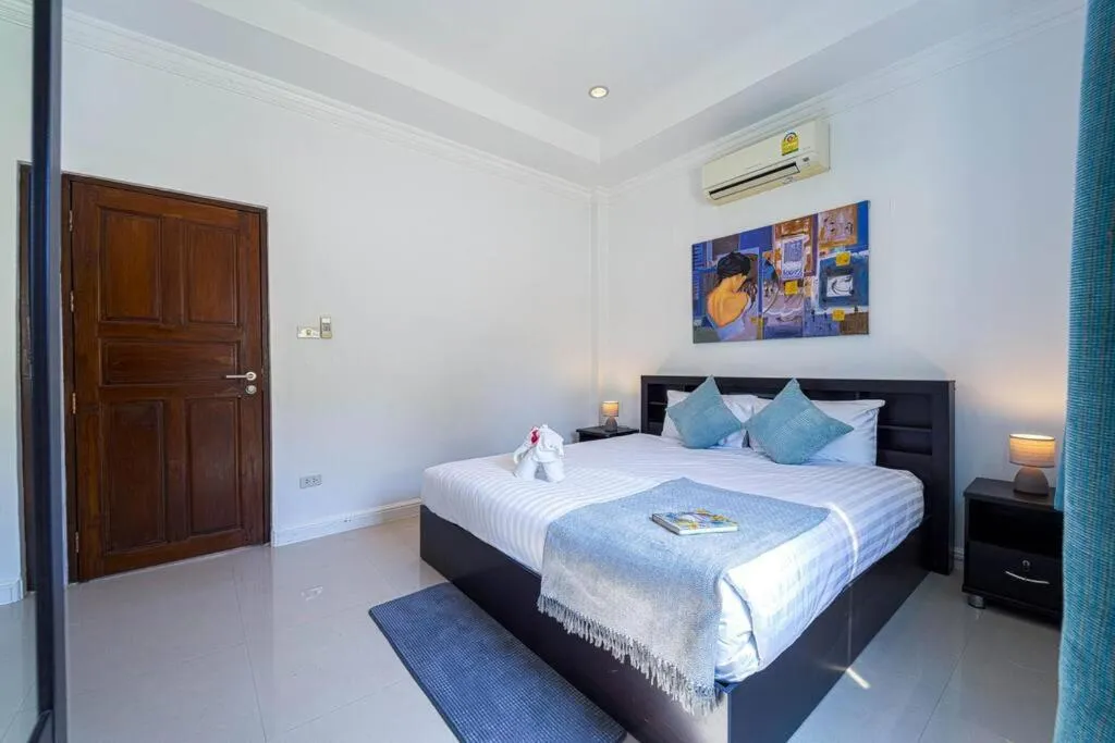 Bed in Luxurious 5-Bedroom Private Pool Villa! PV5