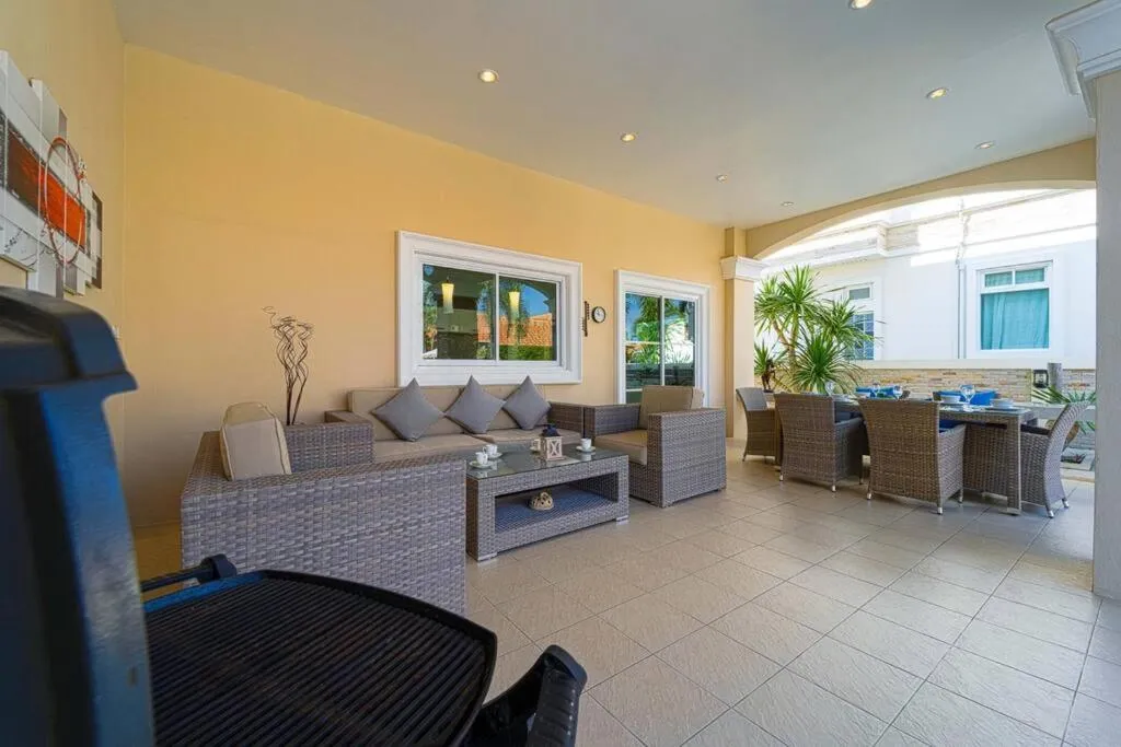 Luxurious 5-Bedroom Private Pool Villa! PV5