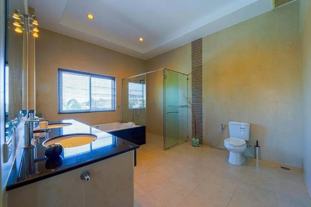 Luxurious 5-Bedroom Private Pool Villa! PV5