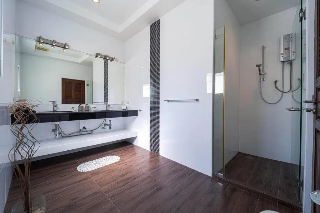 Luxurious 5-Bedroom Private Pool Villa! PV5