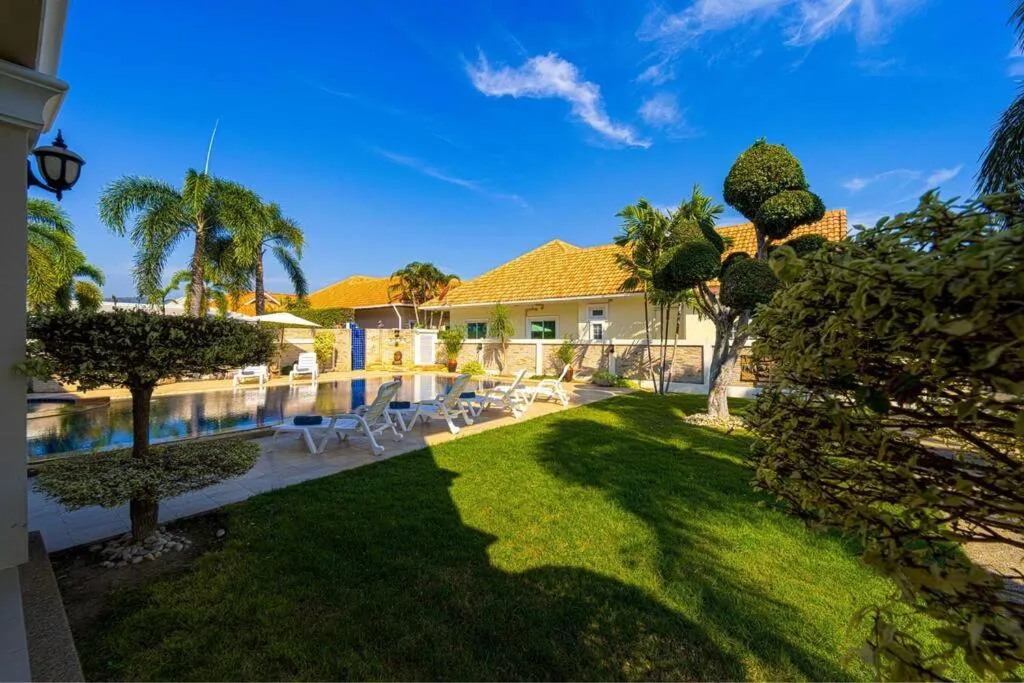 Luxurious 5-Bedroom Private Pool Villa! PV5