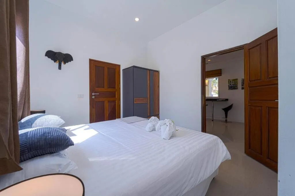 Bed in Luxurious 5-Bedroom Private Pool Villa! PV5