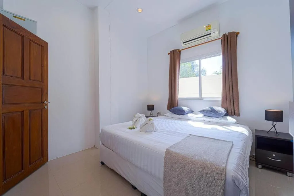 Bed in Luxurious 5-Bedroom Private Pool Villa! PV5