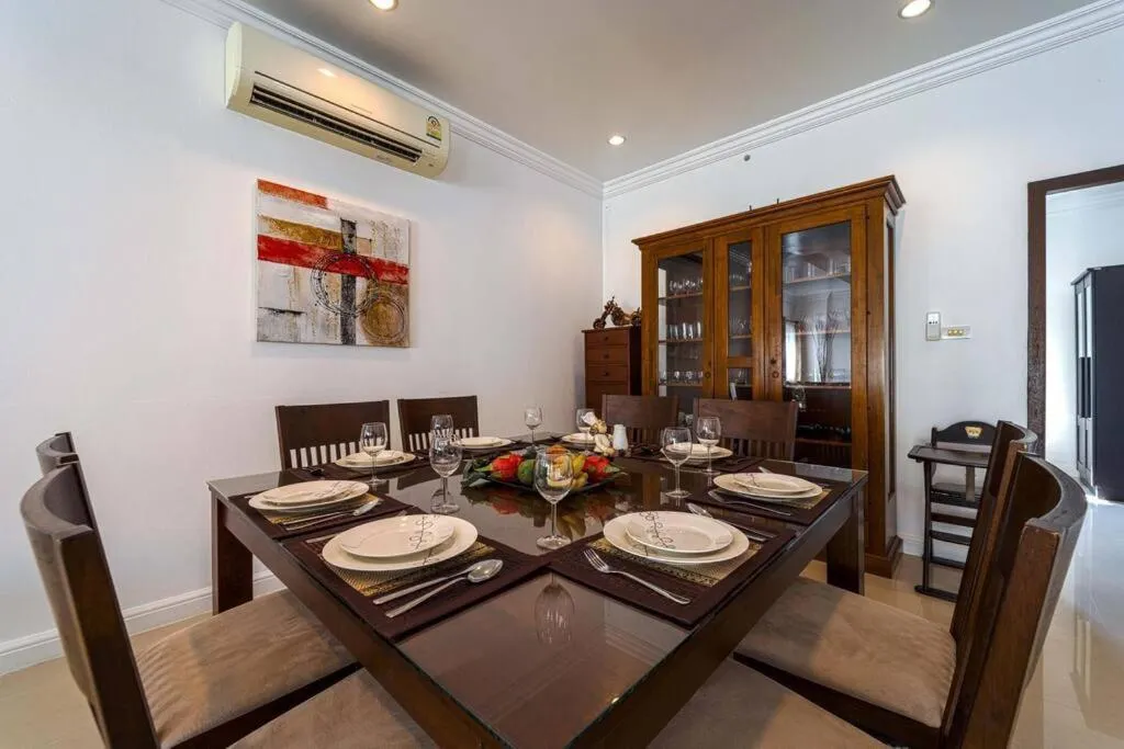 Luxurious 5-Bedroom Private Pool Villa! PV5