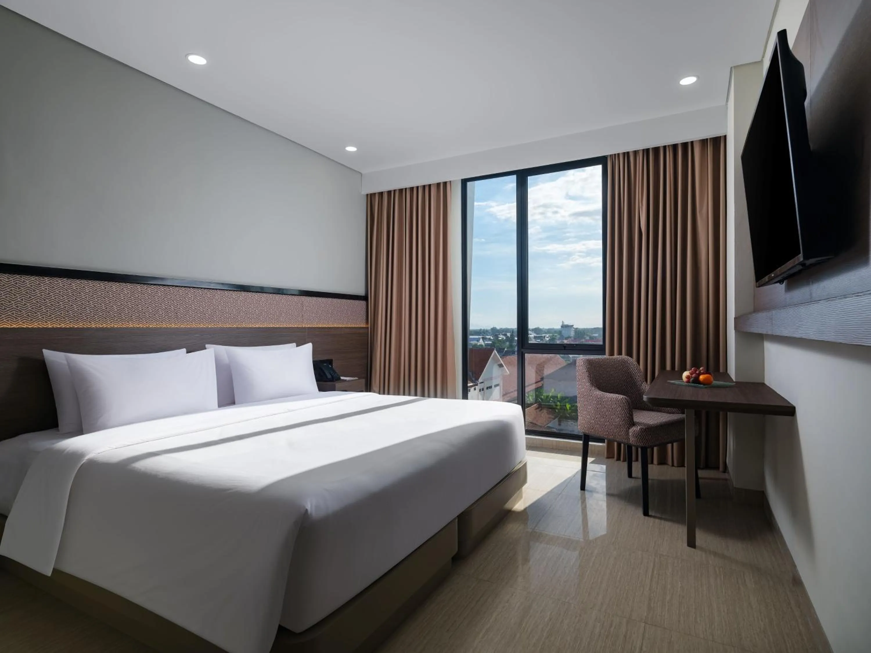 Bedroom, Bed in Hotel Santika Blitar