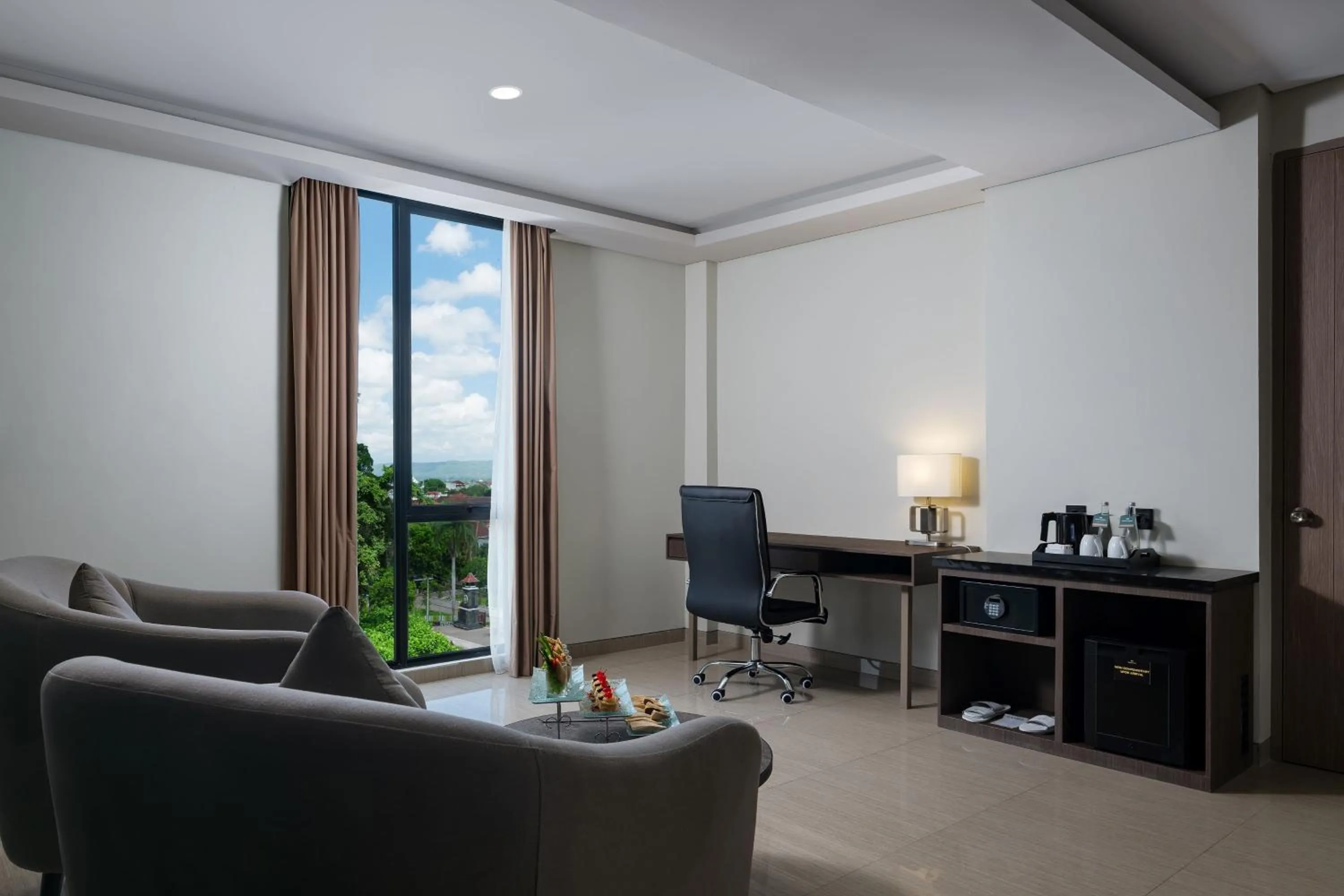 Living room in Hotel Santika Blitar