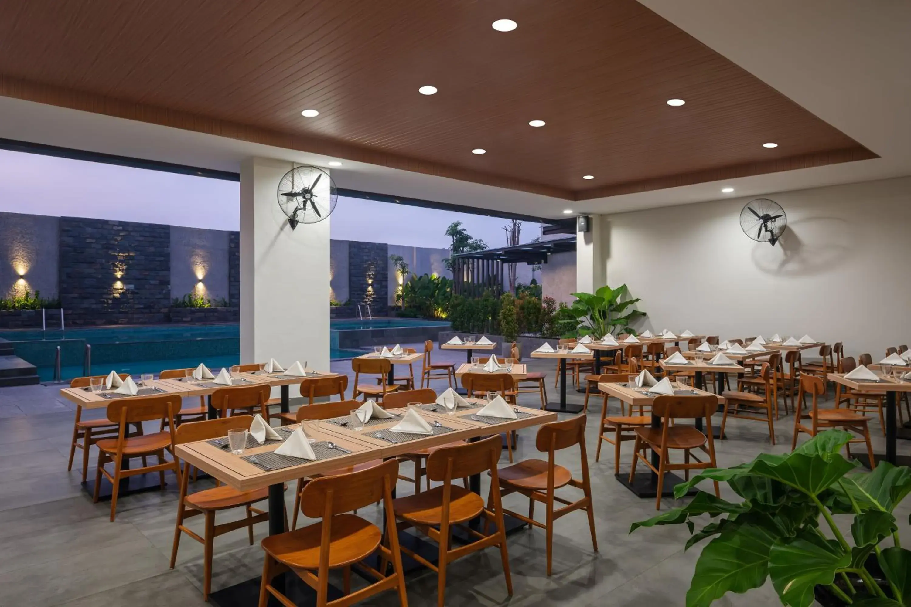 Restaurant/places to eat in Hotel Santika Blitar Restaurant/places to eat in Hotel Santika Blitar