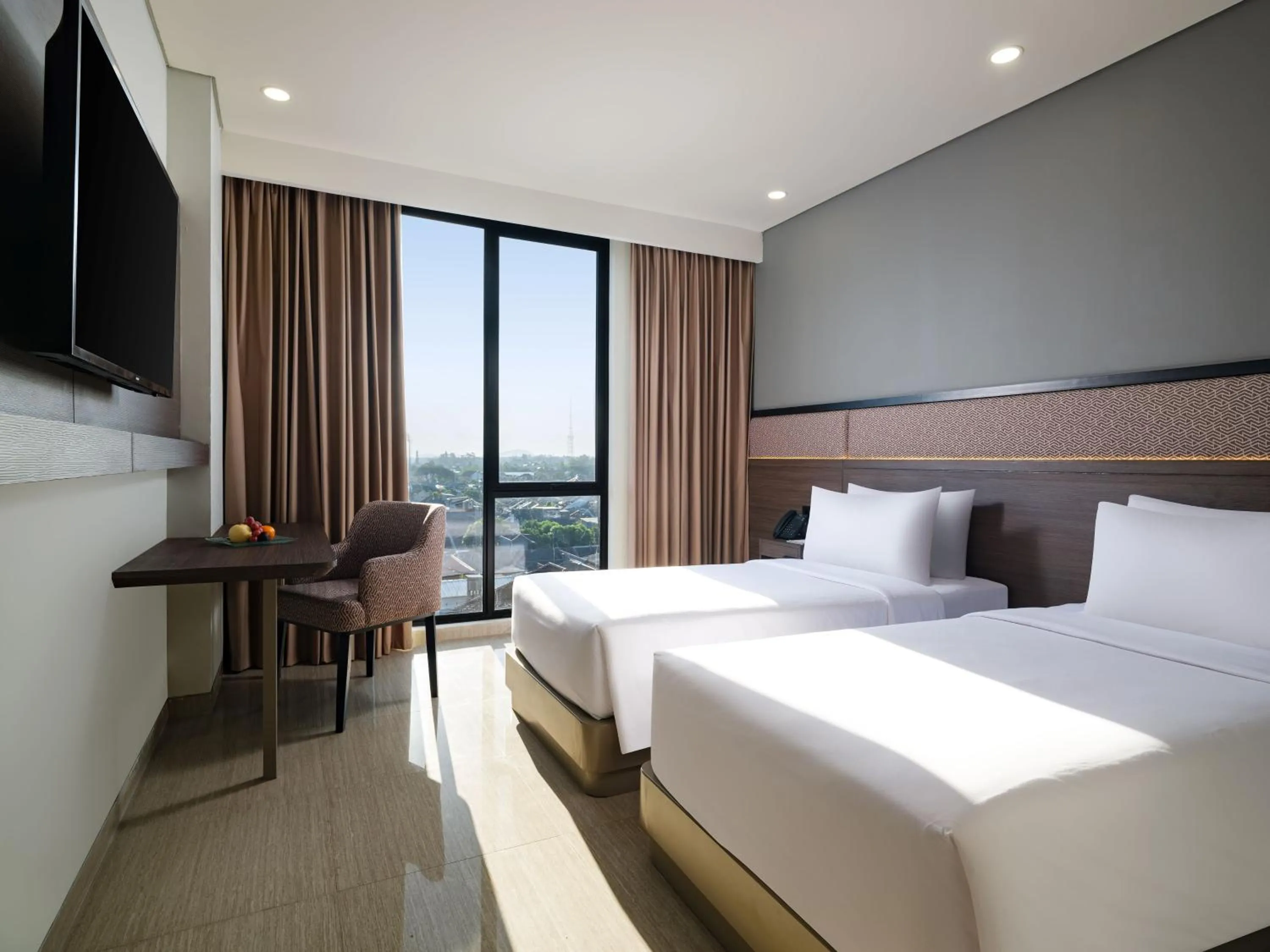 Bedroom, Bed in Hotel Santika Blitar