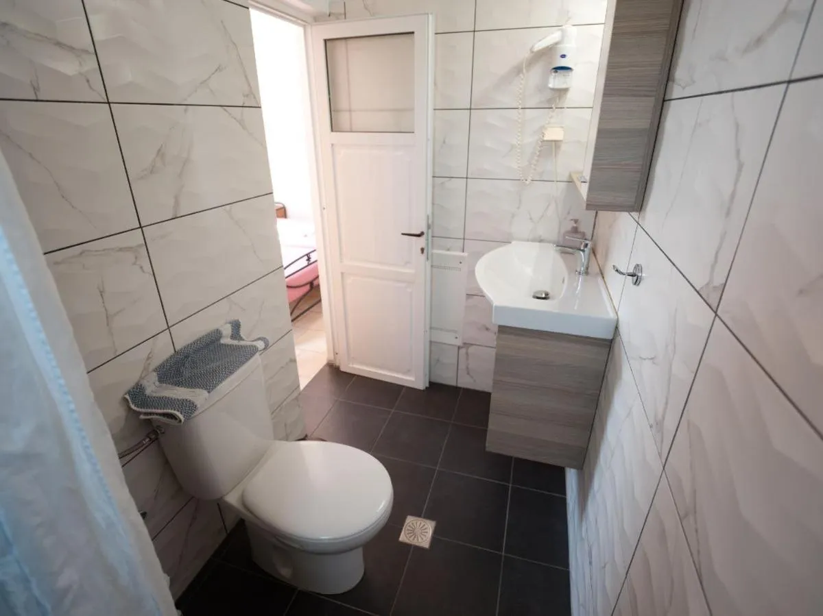 Shower in Calypso Hotel