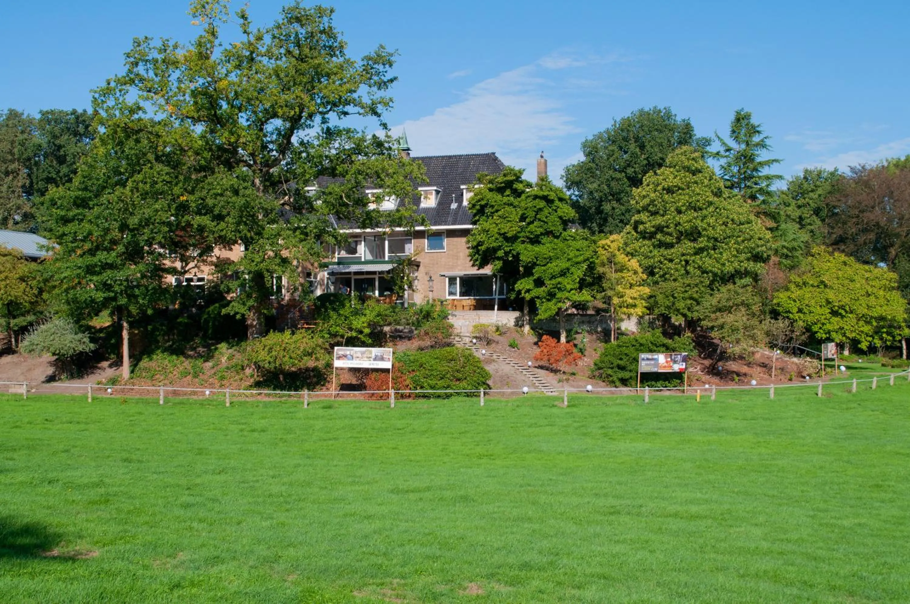 Facade/entrance in Hotel Wyllandrie