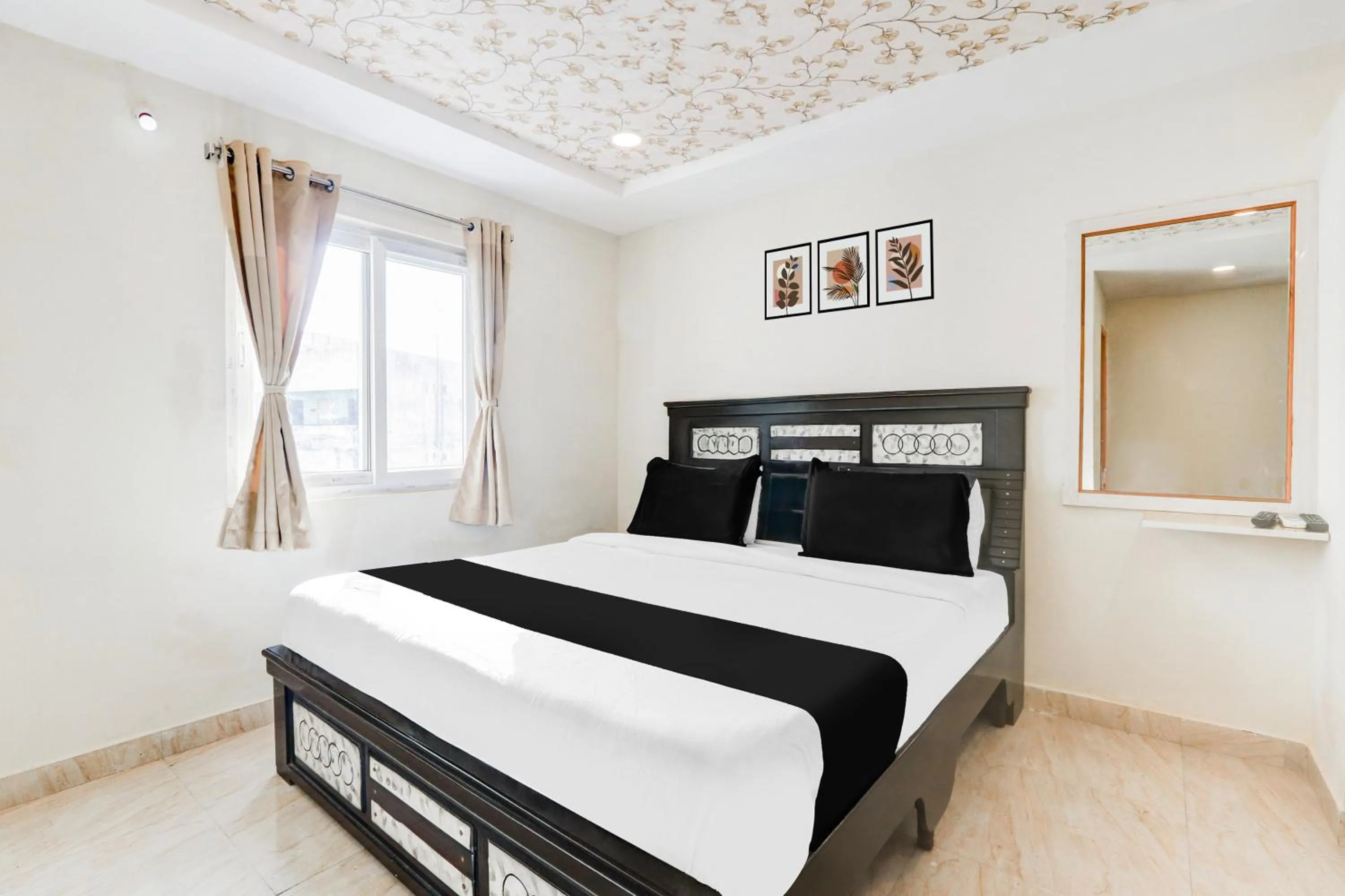 Bedroom, Bed in Super Collection O Bommarilu Warangal