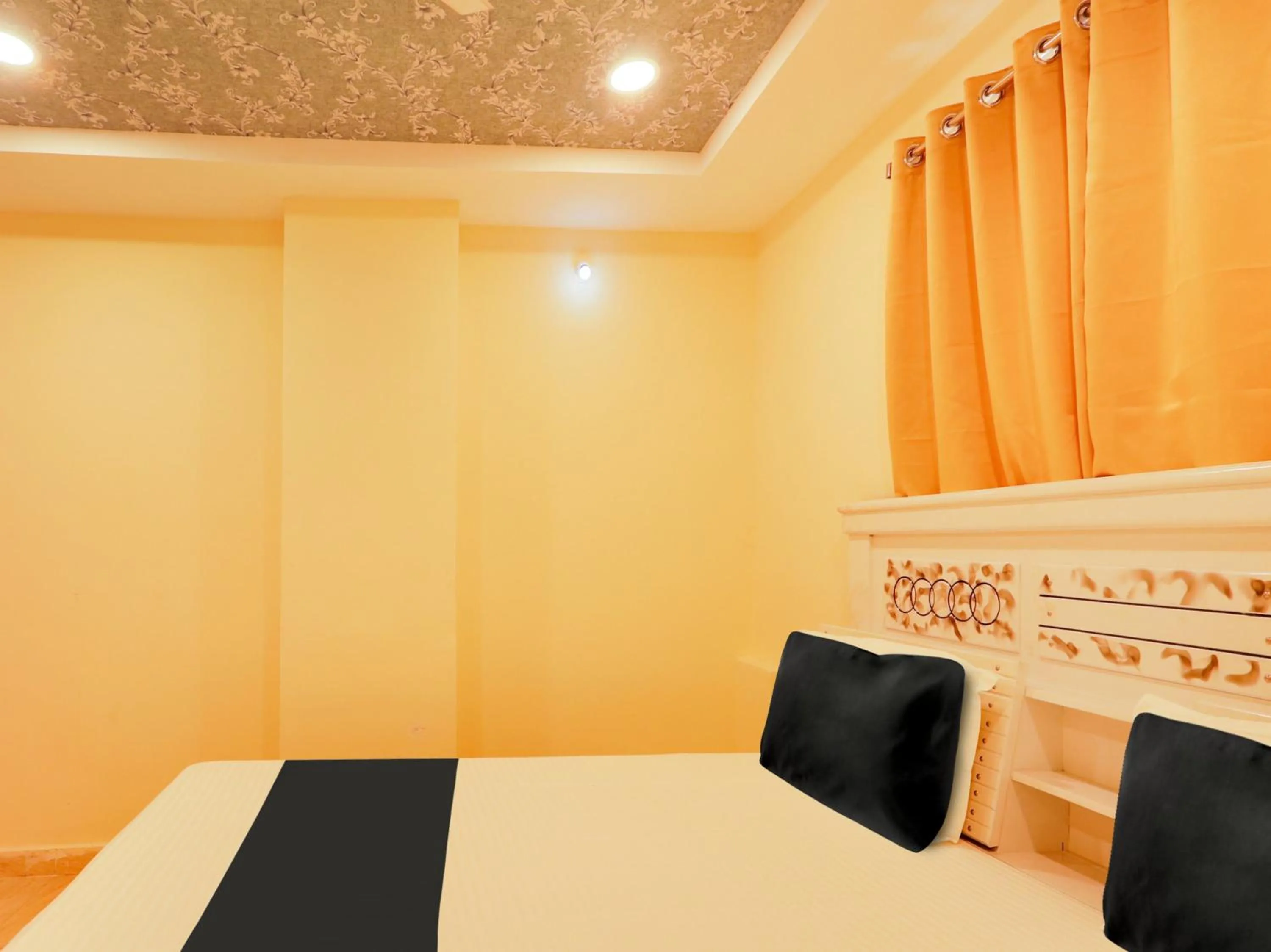Bedroom, Bed in Super Collection O Bommarilu Warangal