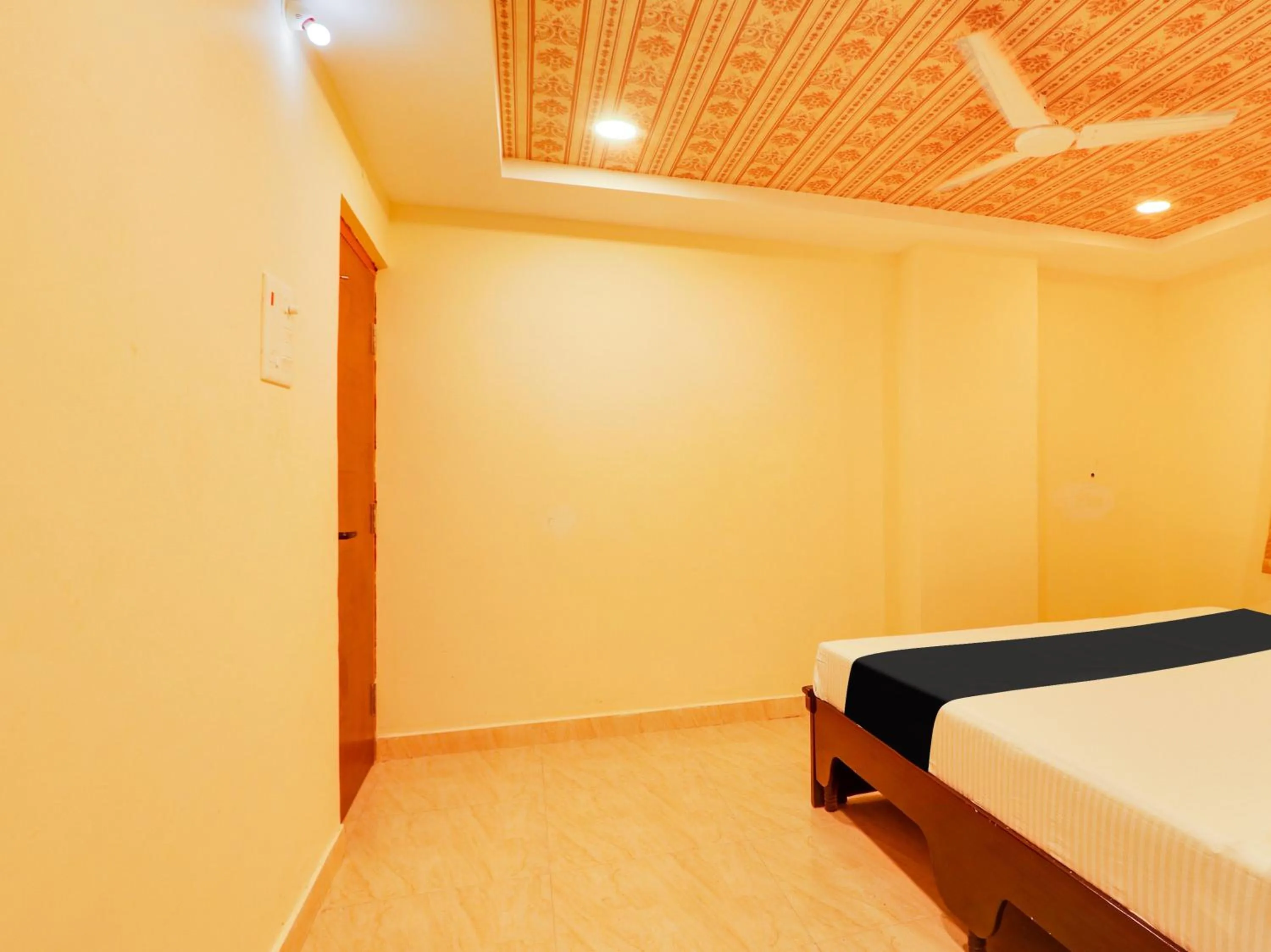 Bedroom, Bed in Super Collection O Bommarilu Warangal