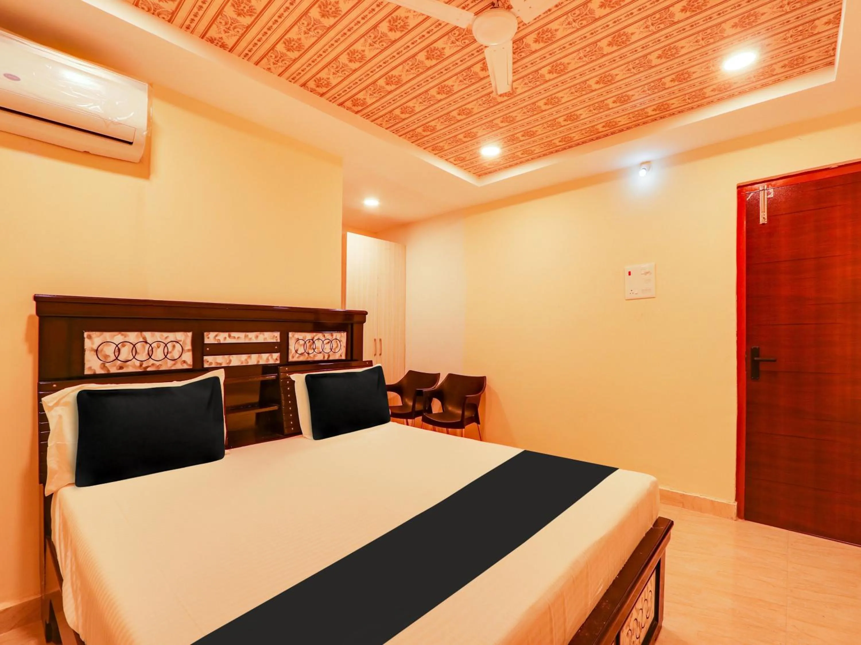 Lobby or reception, Bed in Super Collection O Bommarilu Warangal