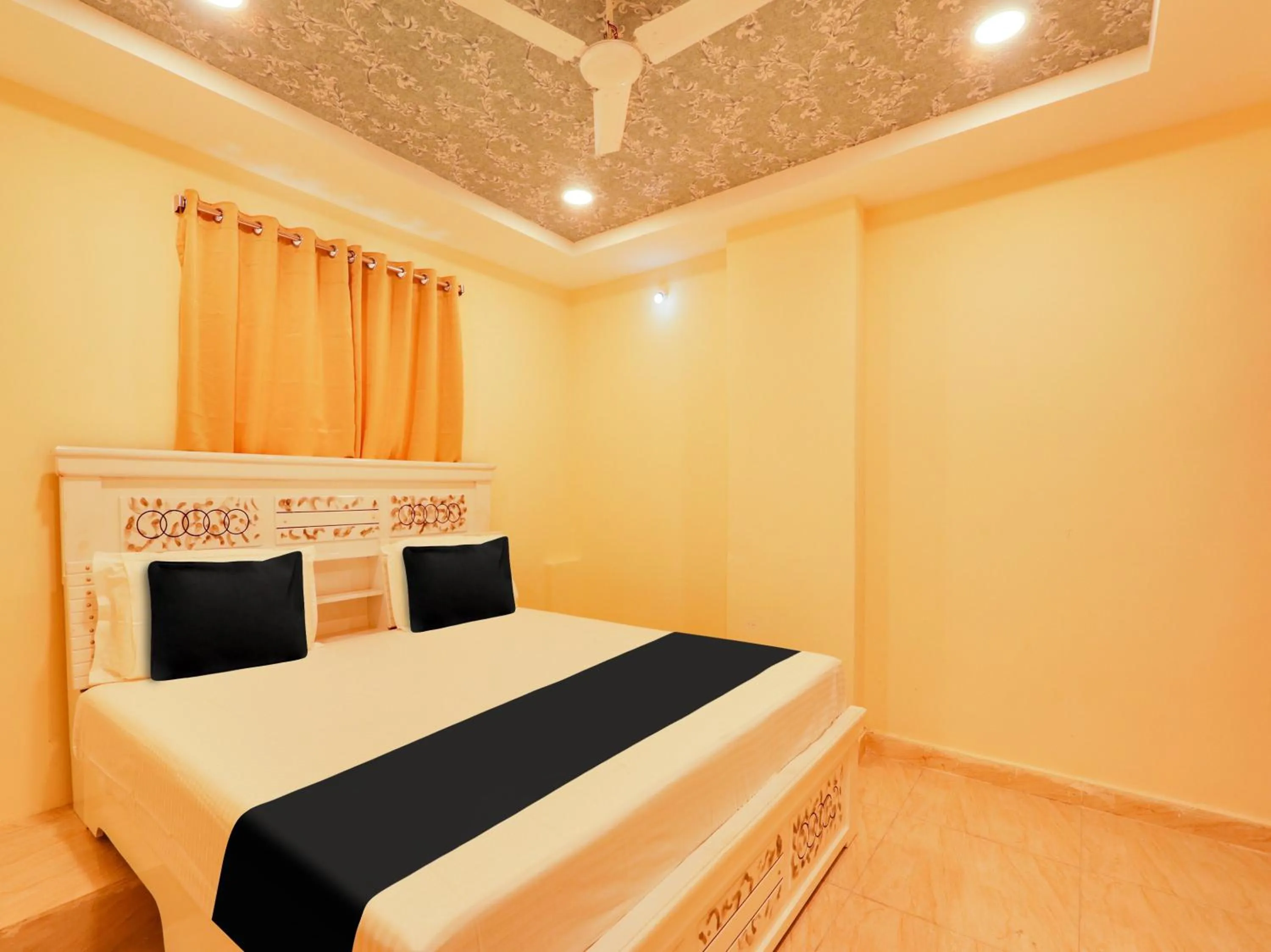 Bedroom, Bed in Super Collection O Bommarilu Warangal