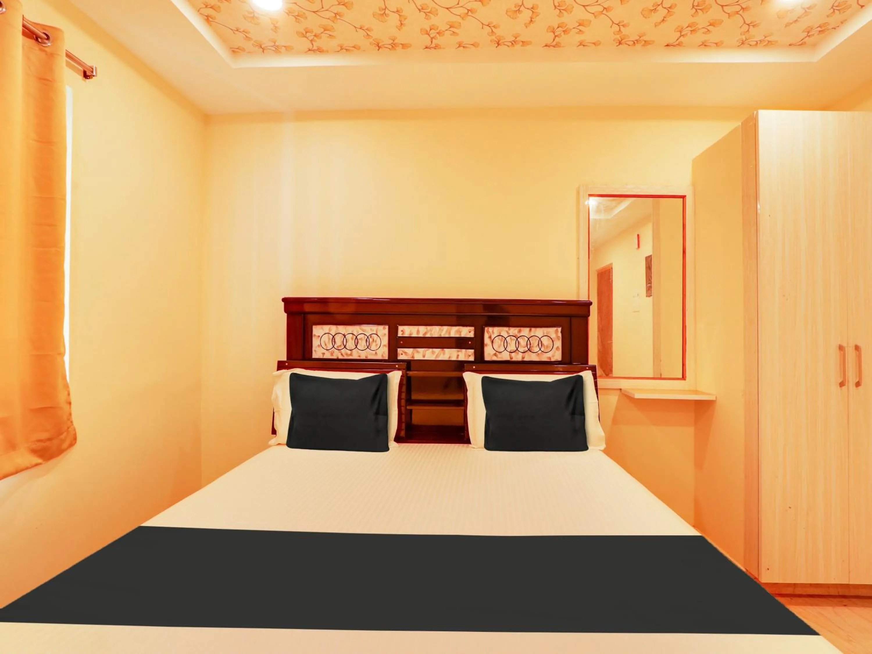 Bedroom, Bed in Super Collection O Bommarilu Warangal