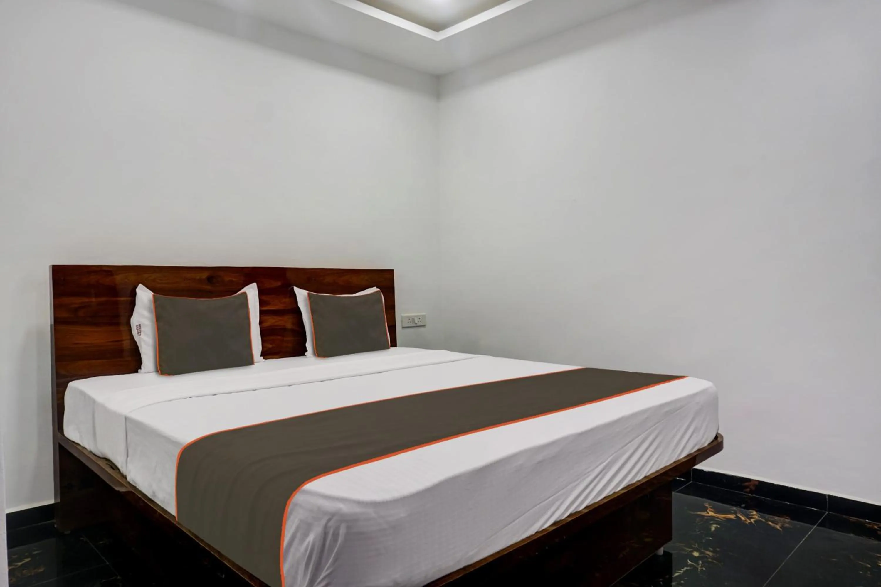 Bedroom, Bed in Hotel O Sai Inn Lodging