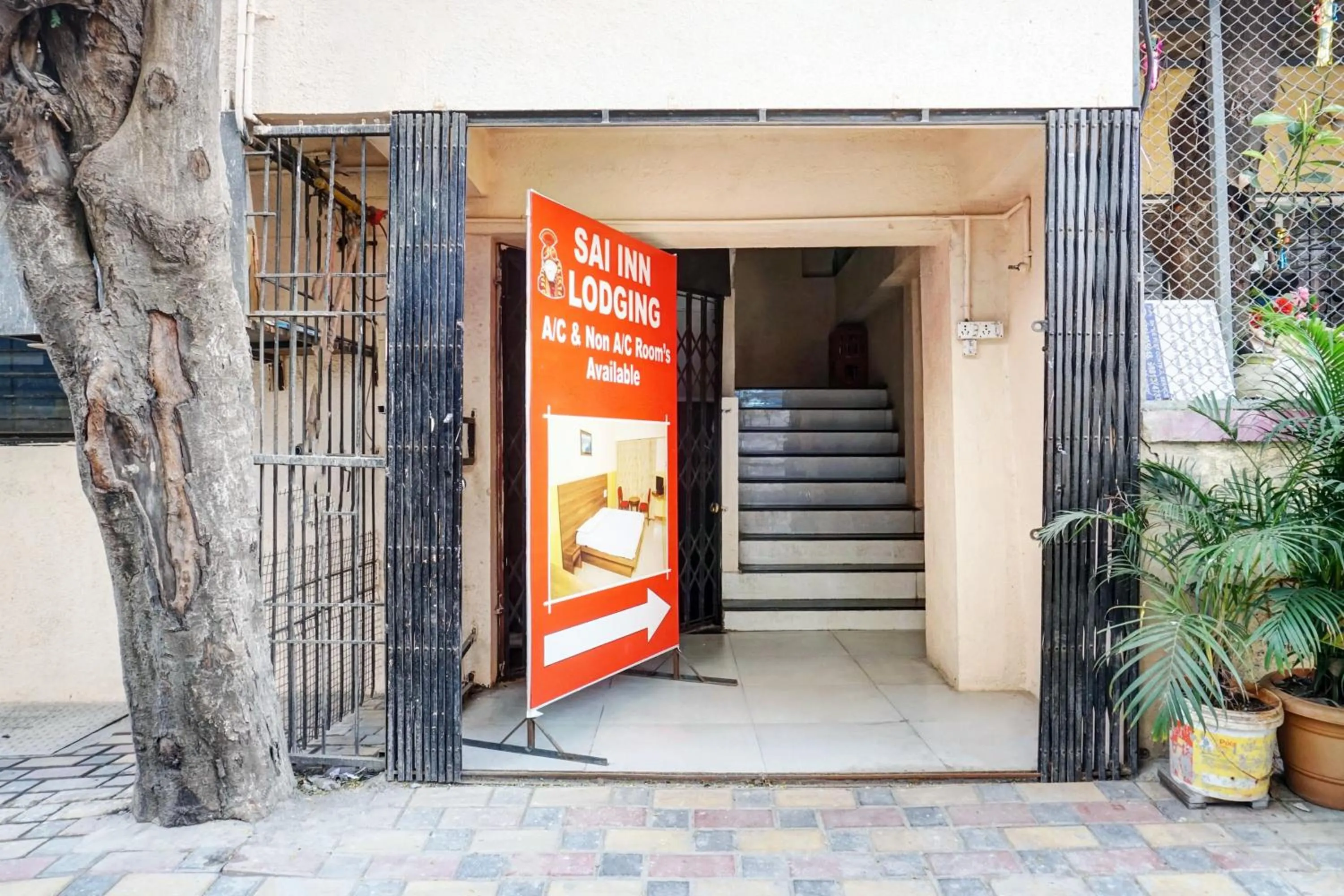 Facade/entrance in Hotel O Sai Inn Lodging