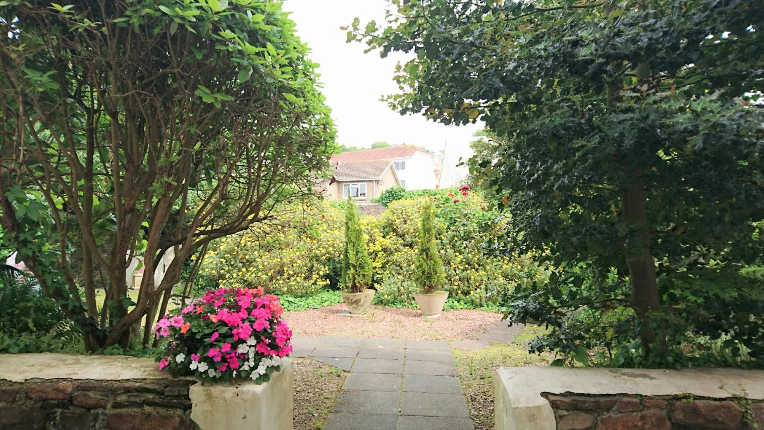 Garden in Sarum Apart-Hotel