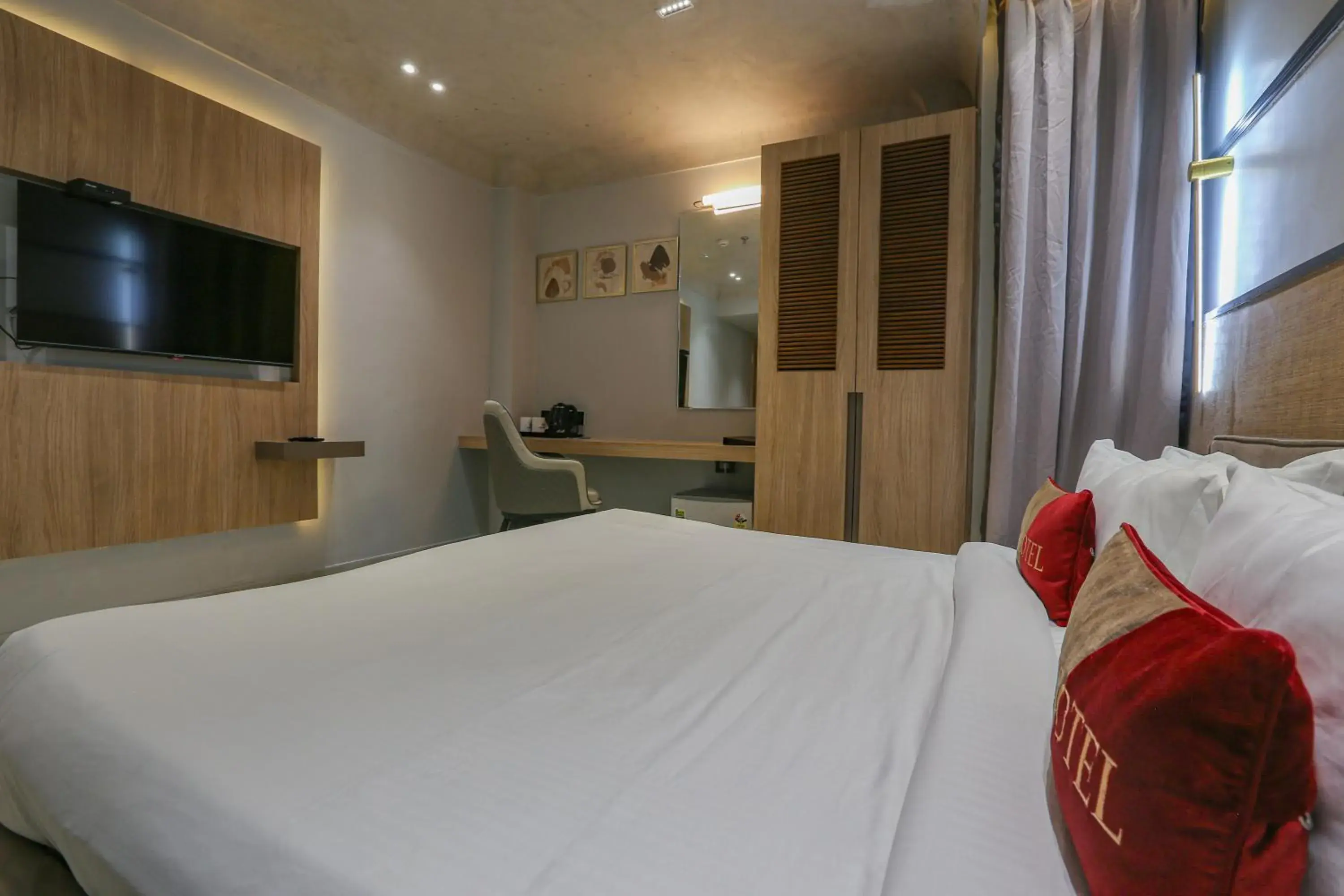 Deluxe Double Room in Aceotel Select Aria, Bhopal -A Luxury Boutique Hotel Deluxe Double Room in Aceotel Select Aria, Bhopal -A Luxury Boutique Hotel