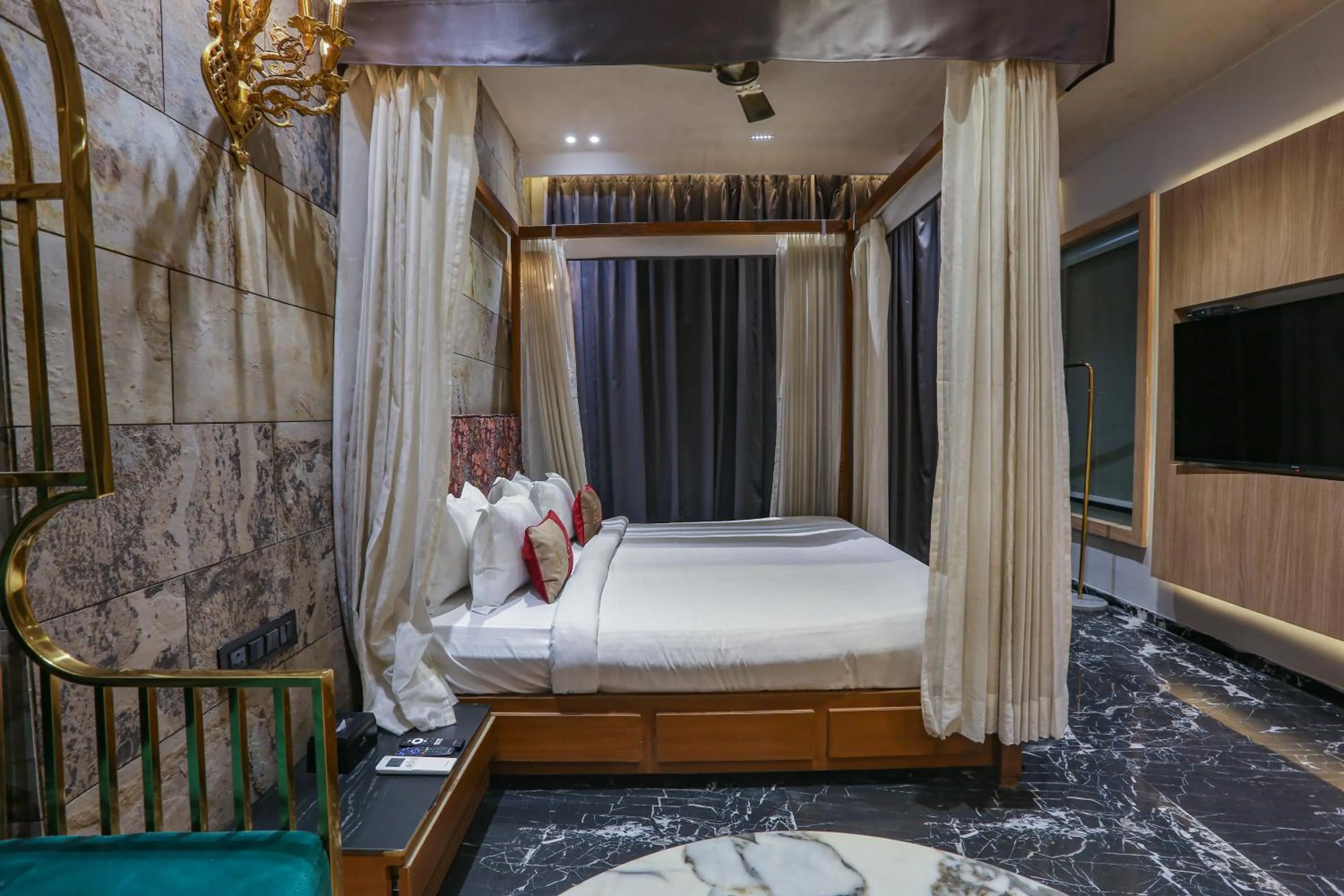 Bed in Aceotel Select Aria, Bhopal -A Luxury Boutique Hotel