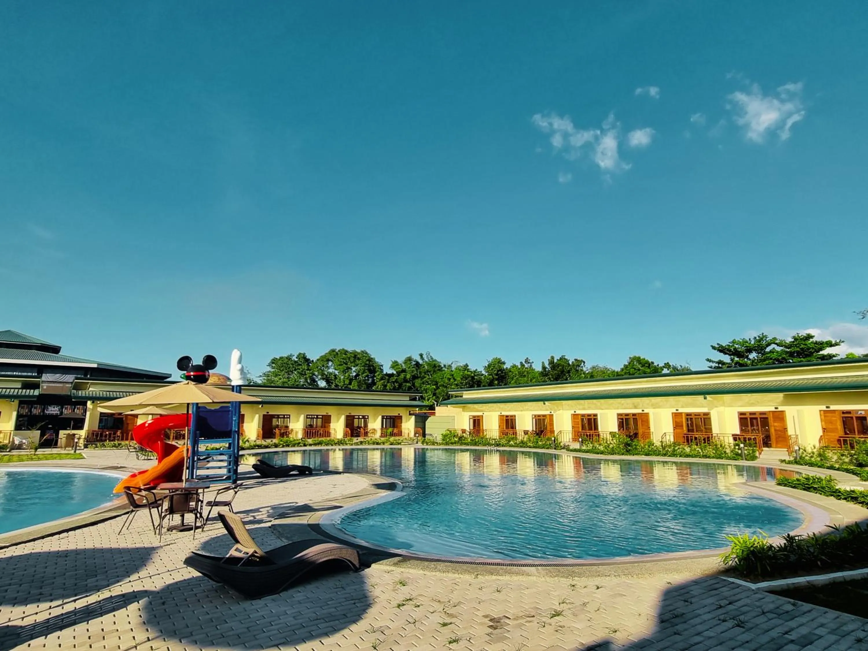 Swimming pool in 34k Hotel and Resort powered by Cocotel