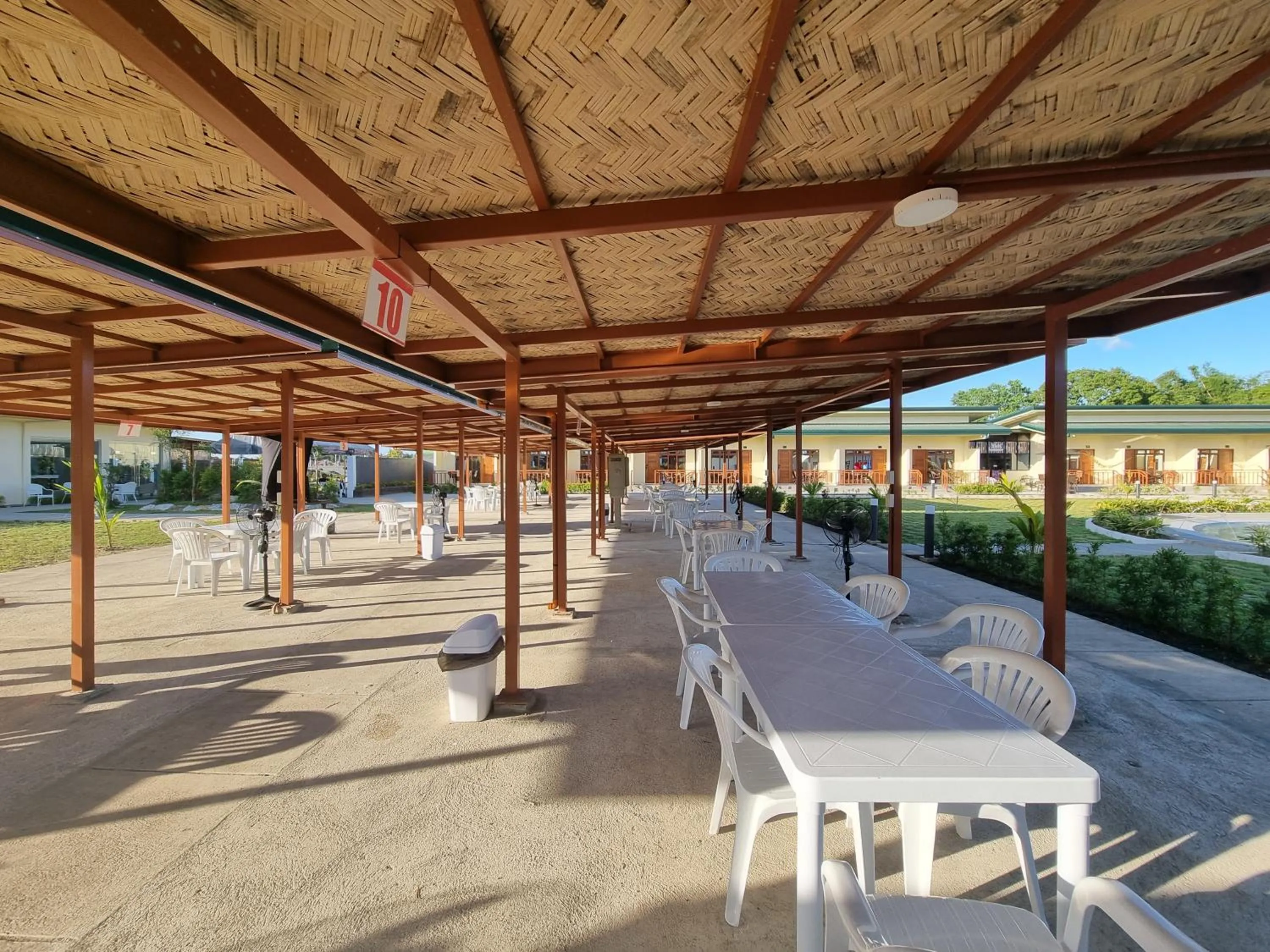 Restaurant/places to eat in 34k Hotel and Resort powered by Cocotel