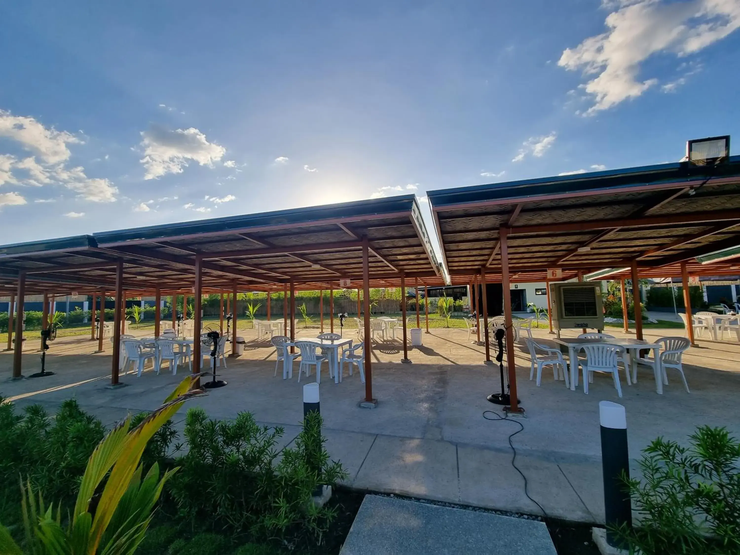 Restaurant/places to eat in 34k Hotel and Resort powered by Cocotel Restaurant/places to eat in 34k Hotel and Resort powered by Cocotel