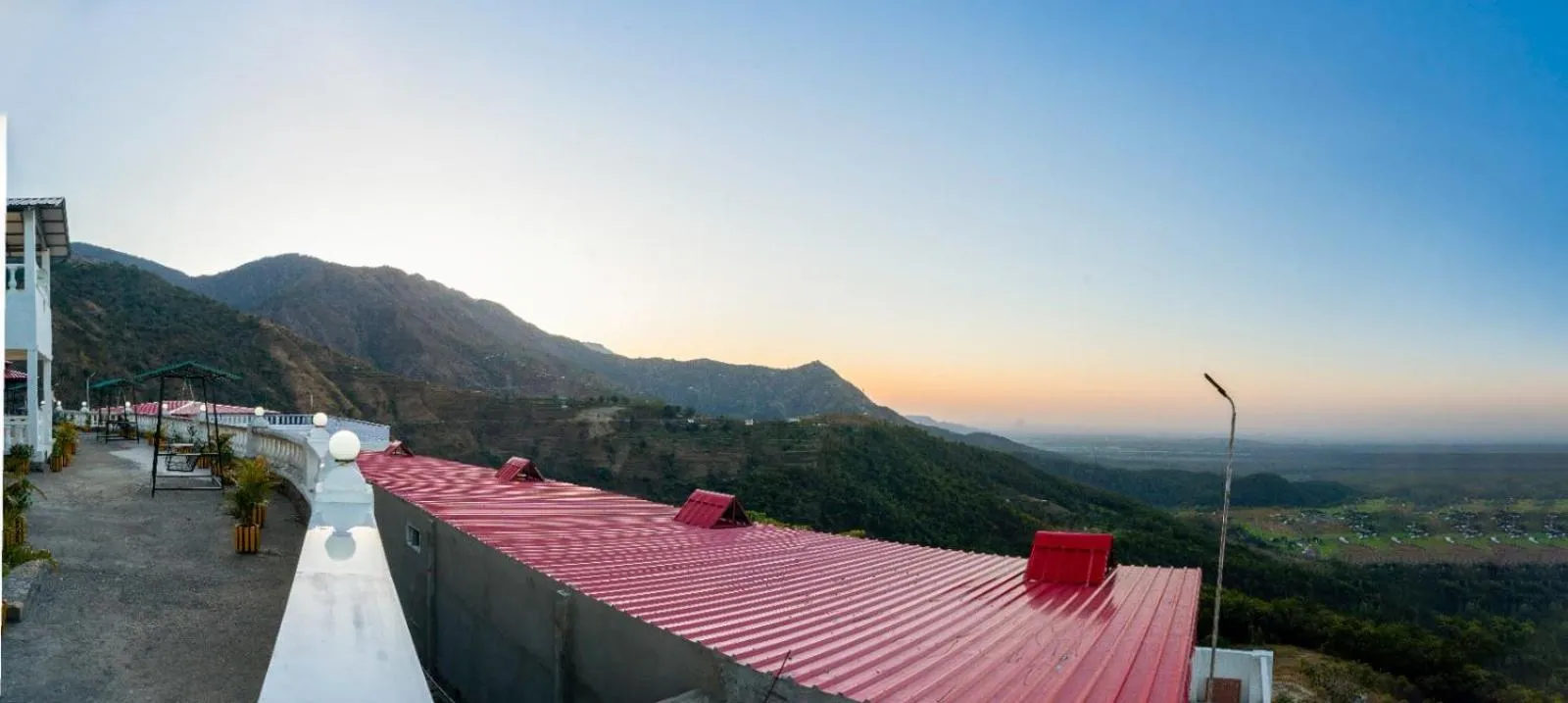 Mountain view in Paatli Fort Estate Resort