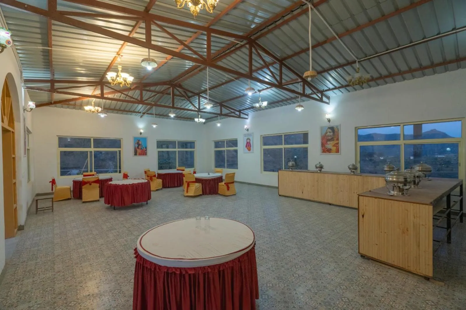 Restaurant/places to eat in Paatli Fort Estate Resort