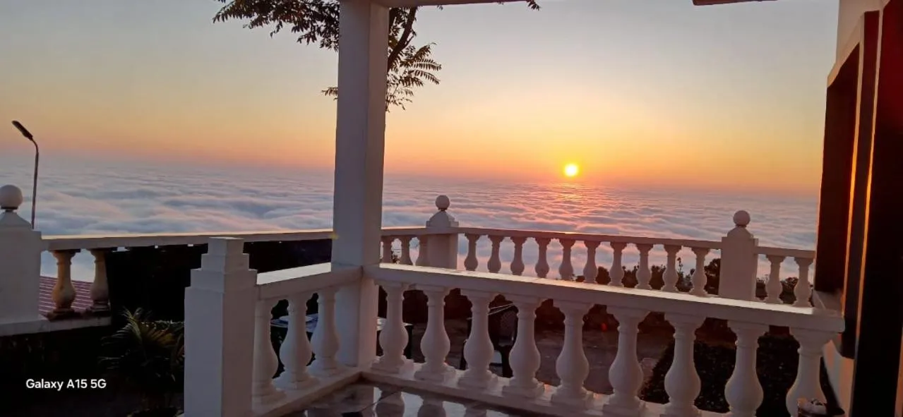 Sunset in Paatli Fort Estate Resort