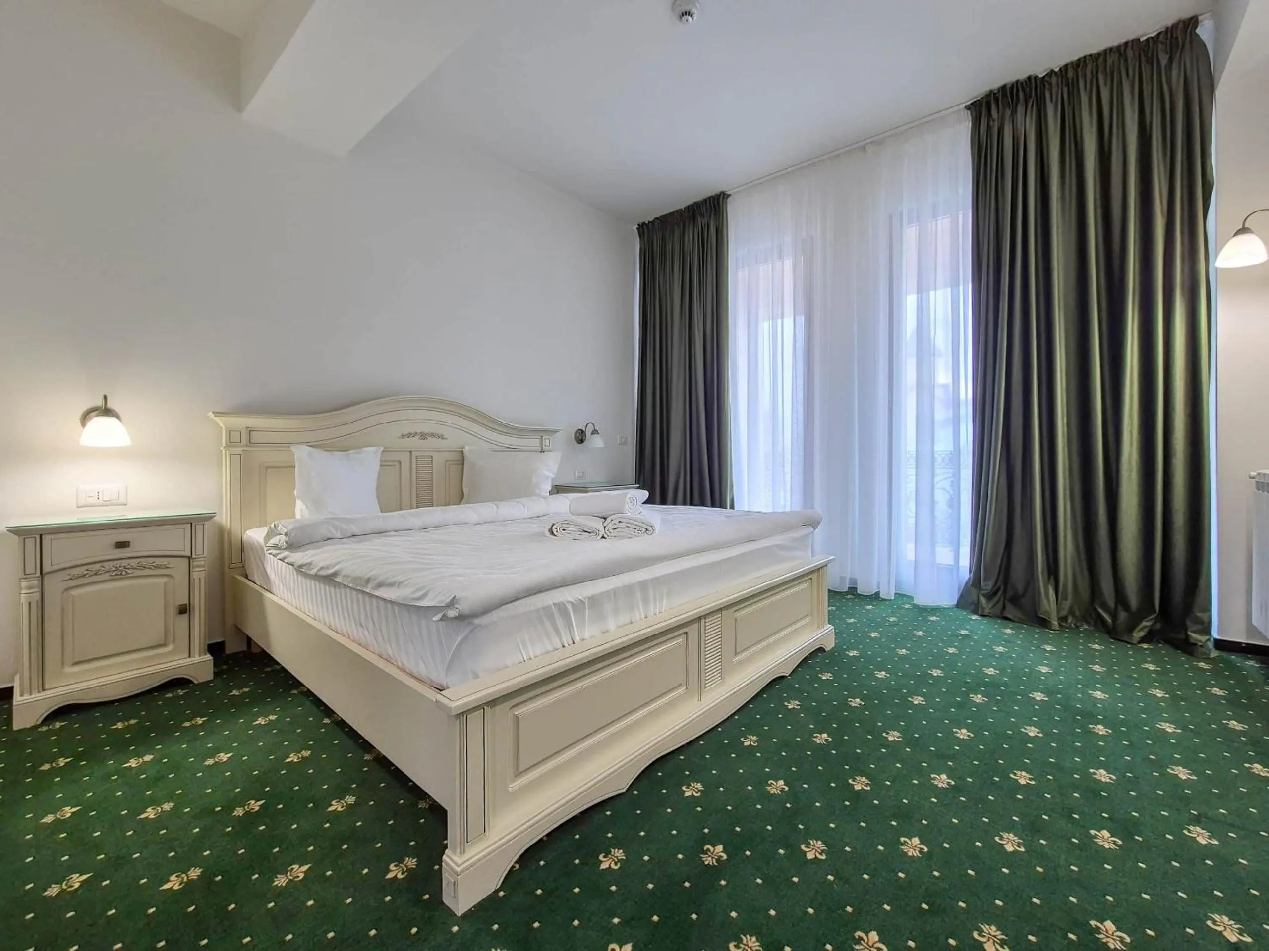 Bed in Green Park Boutique Hotel