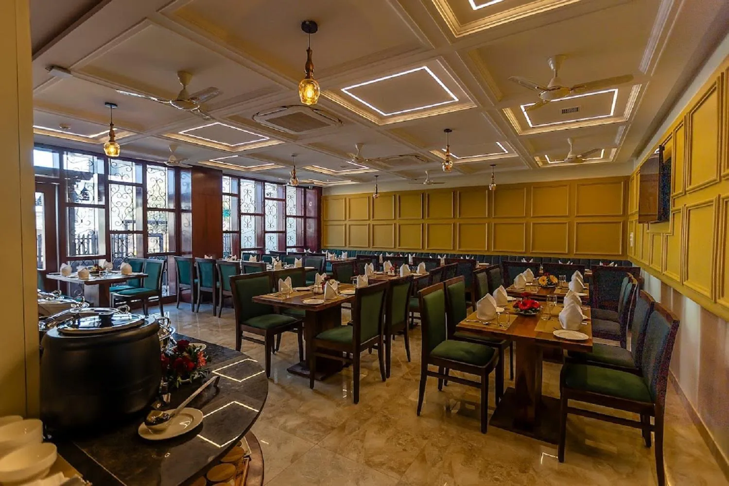 Restaurant/places to eat in Mertiya Residency