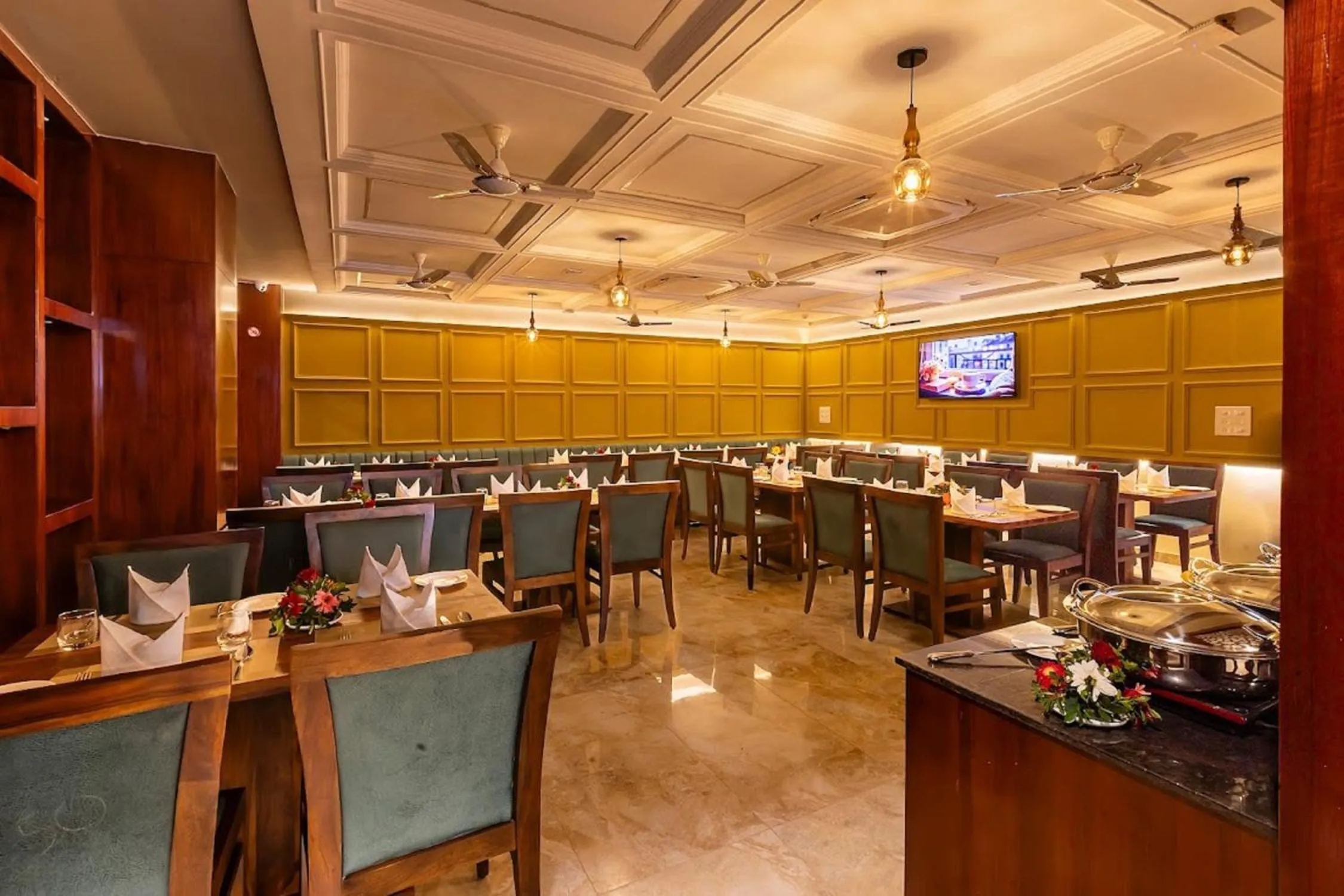 Restaurant/places to eat in Mertiya Residency