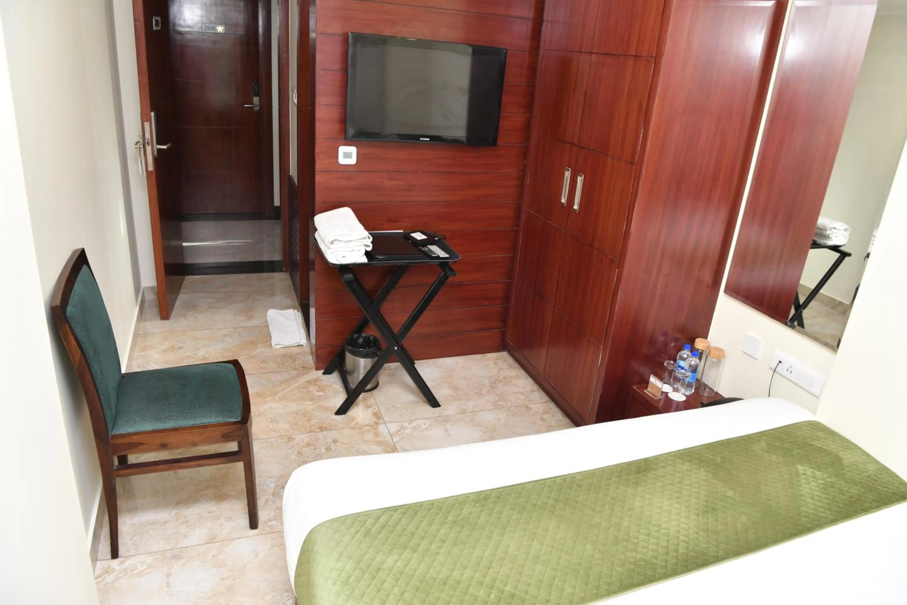 Bed in Mertiya Residency