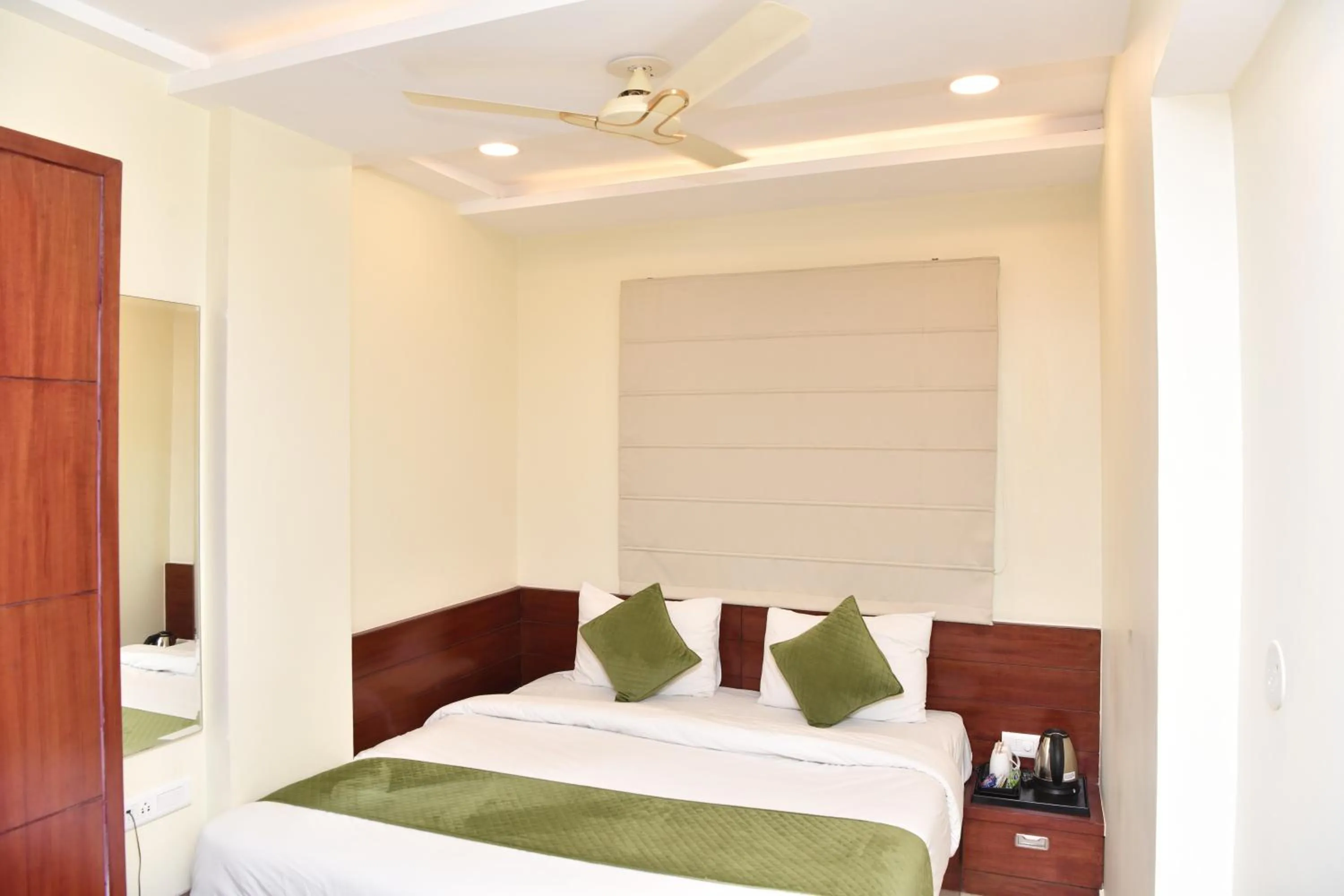 Bed in Mertiya Residency