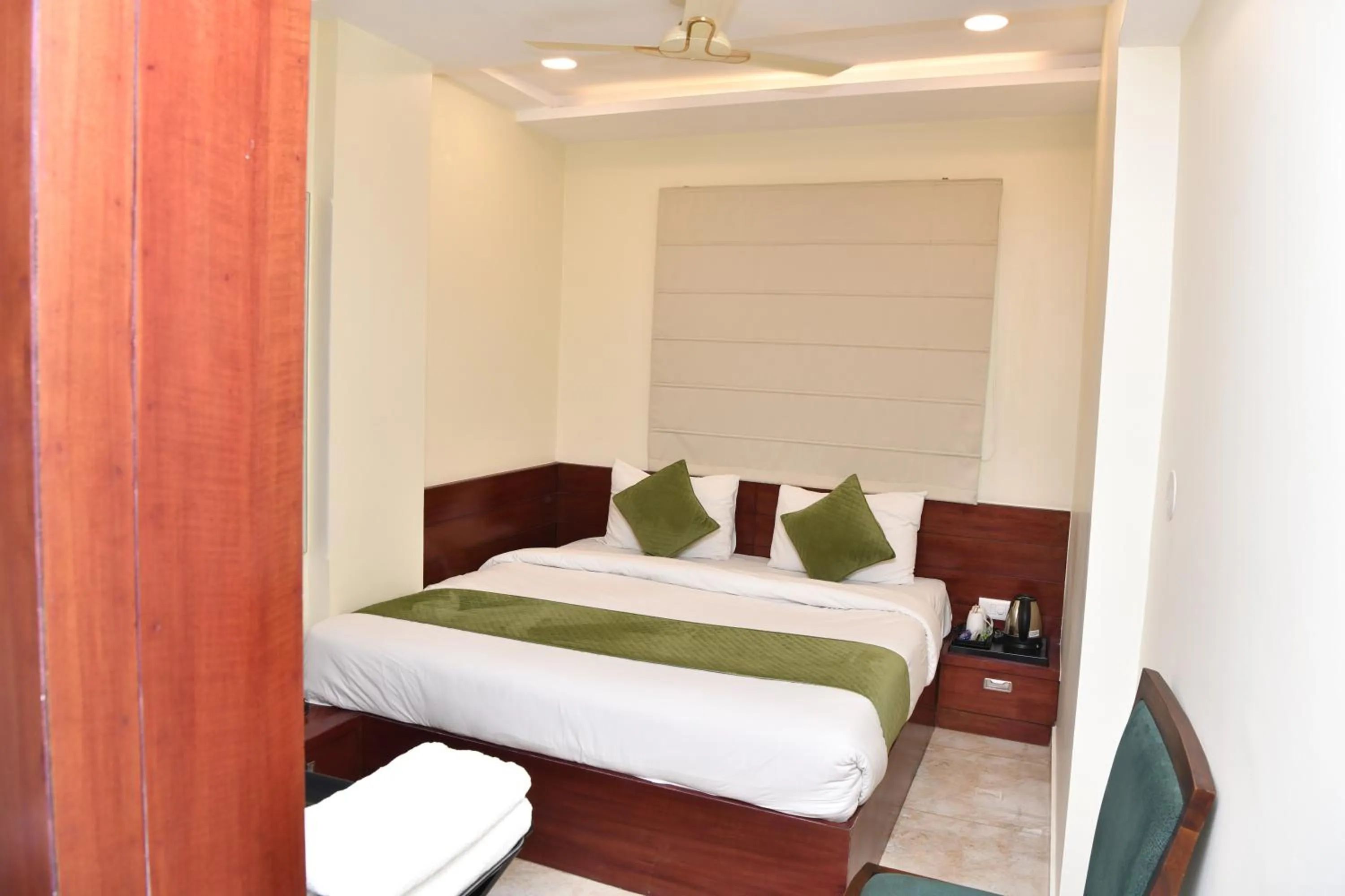 Bed in Mertiya Residency