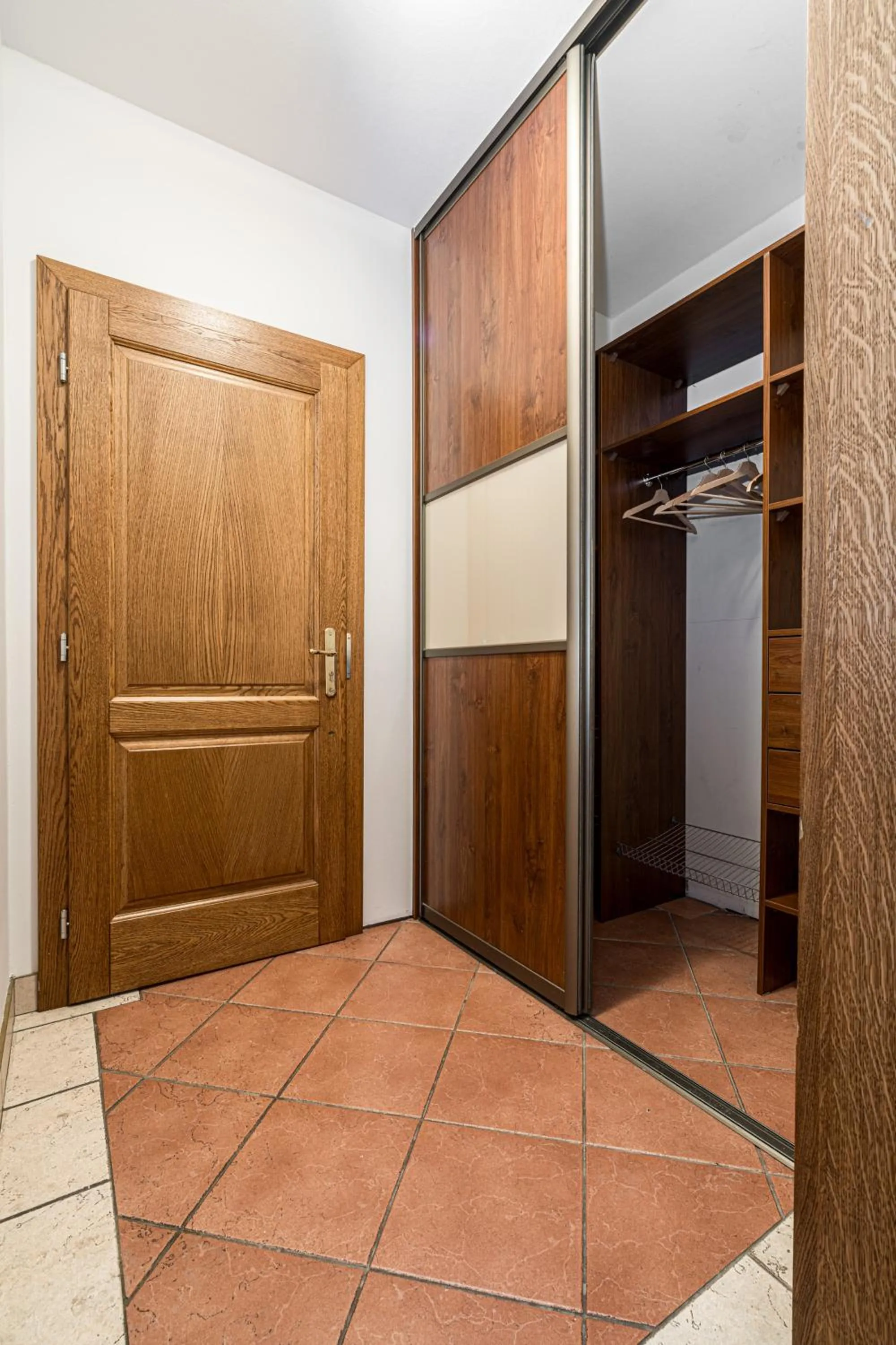 wardrobe in Willa ArtMontis