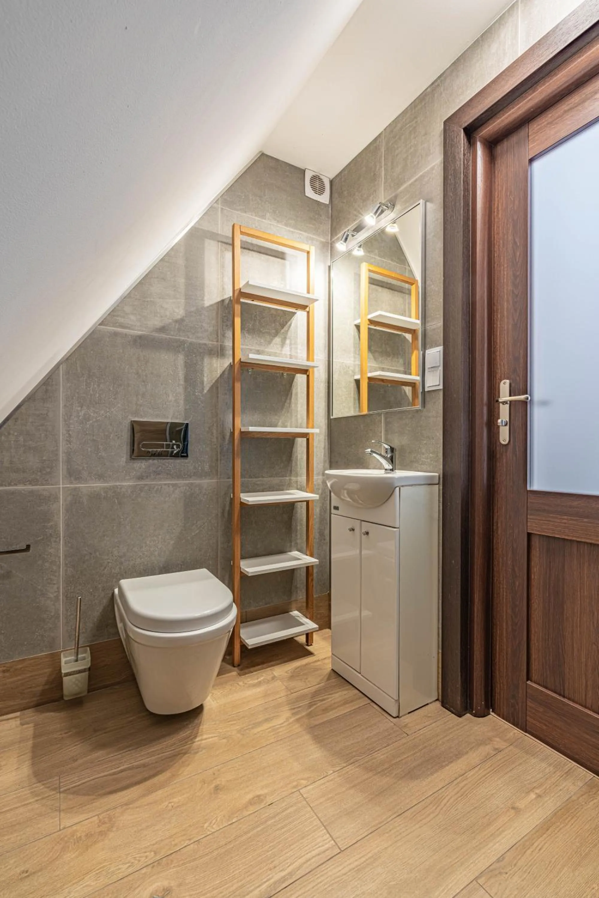 Toilet in Willa Serafin-basen, sauny i jacuzzi w Willa Baciarka dodatkowo płatne