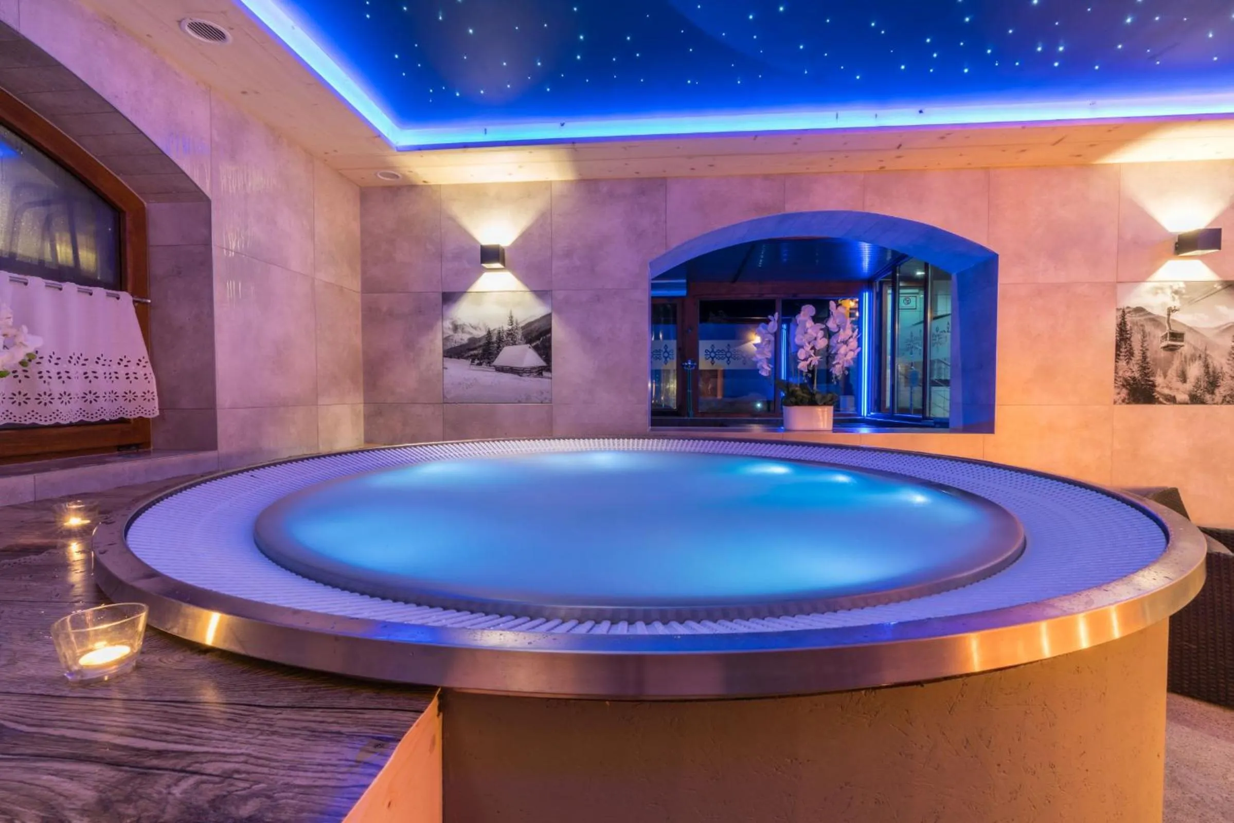 Hot Tub in Willa Serafin-basen, sauny i jacuzzi w Willa Baciarka dodatkowo płatne