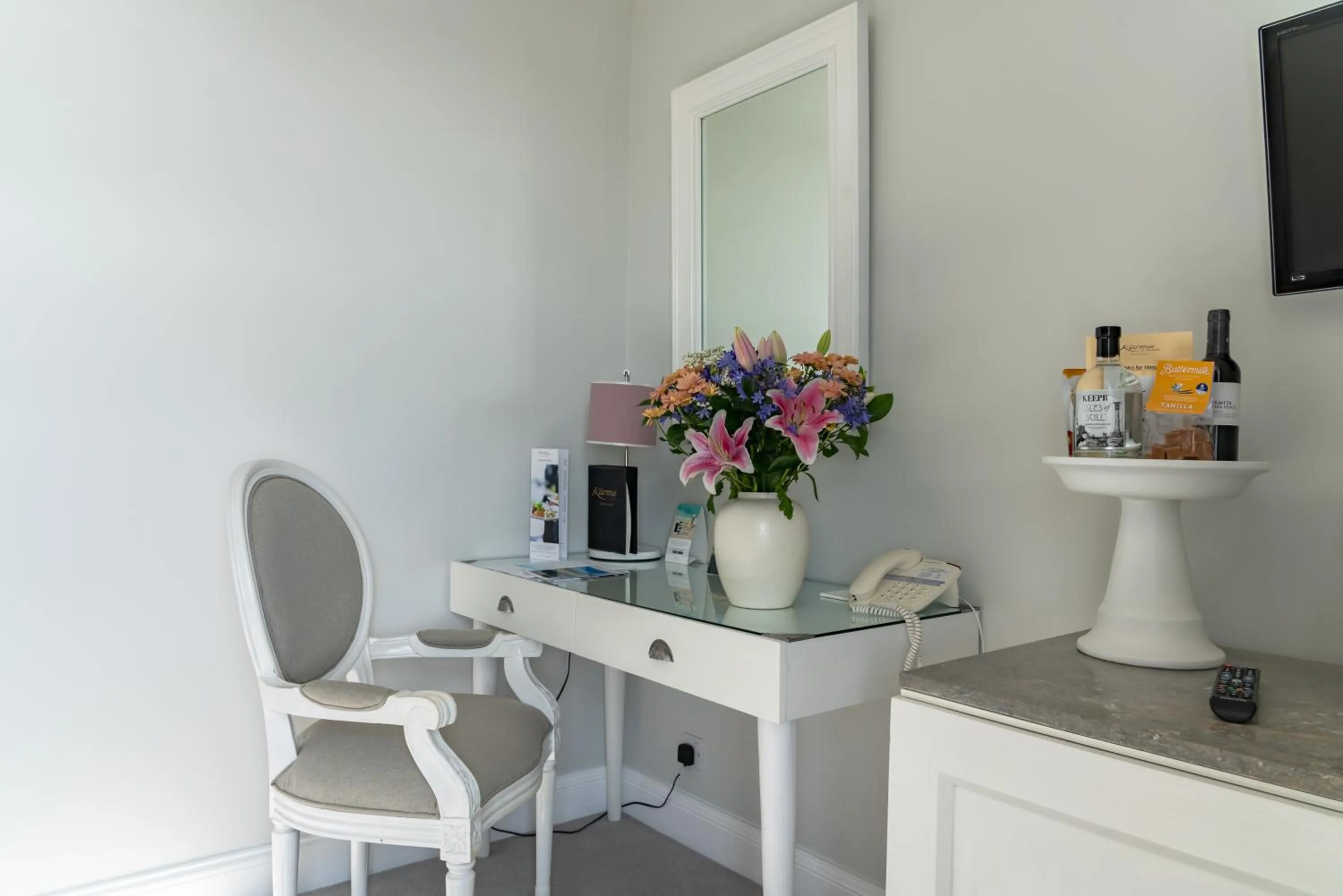 hair dresser in Karma St. Martin's