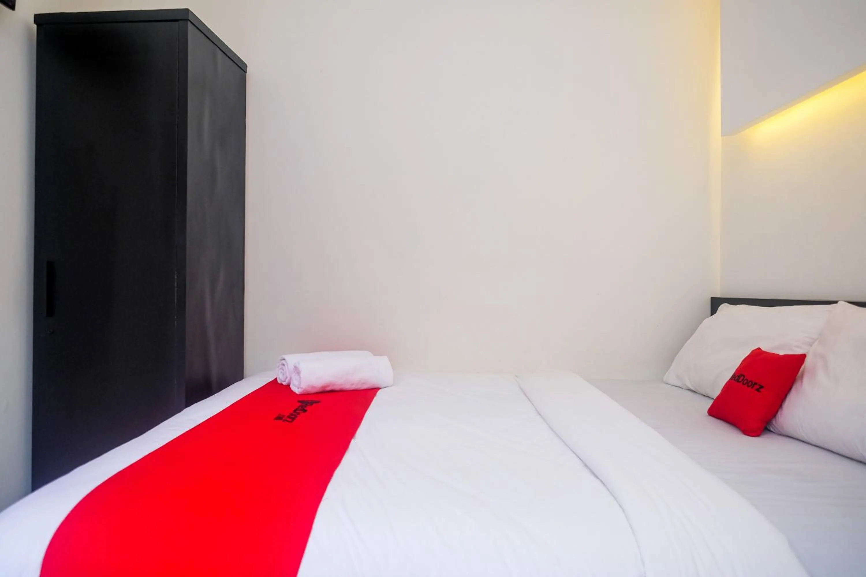 Bed in RedDoorz near Ambarrukmo Area