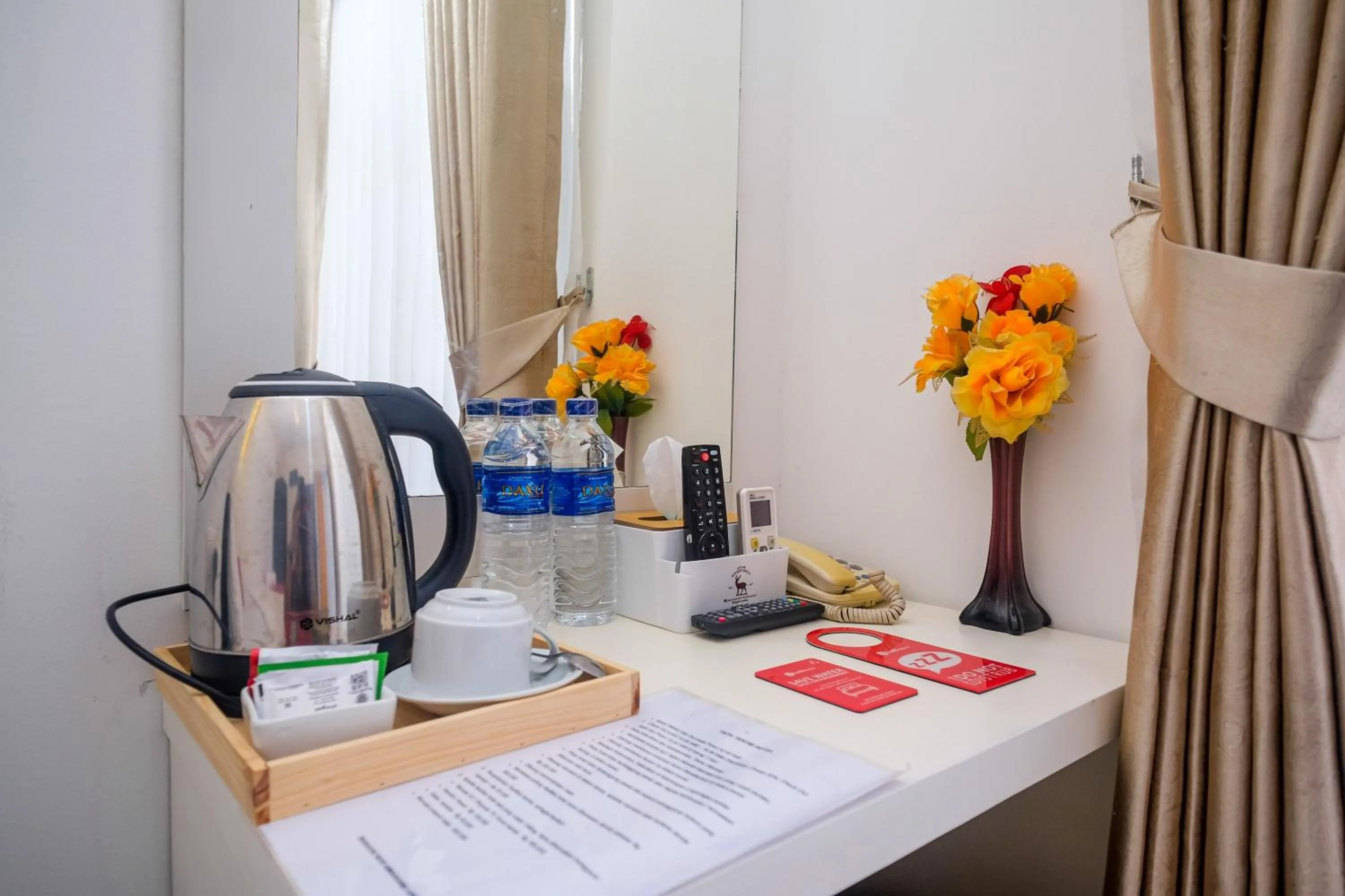 Coffee/tea facilities in RedDoorz near Ambarrukmo Area