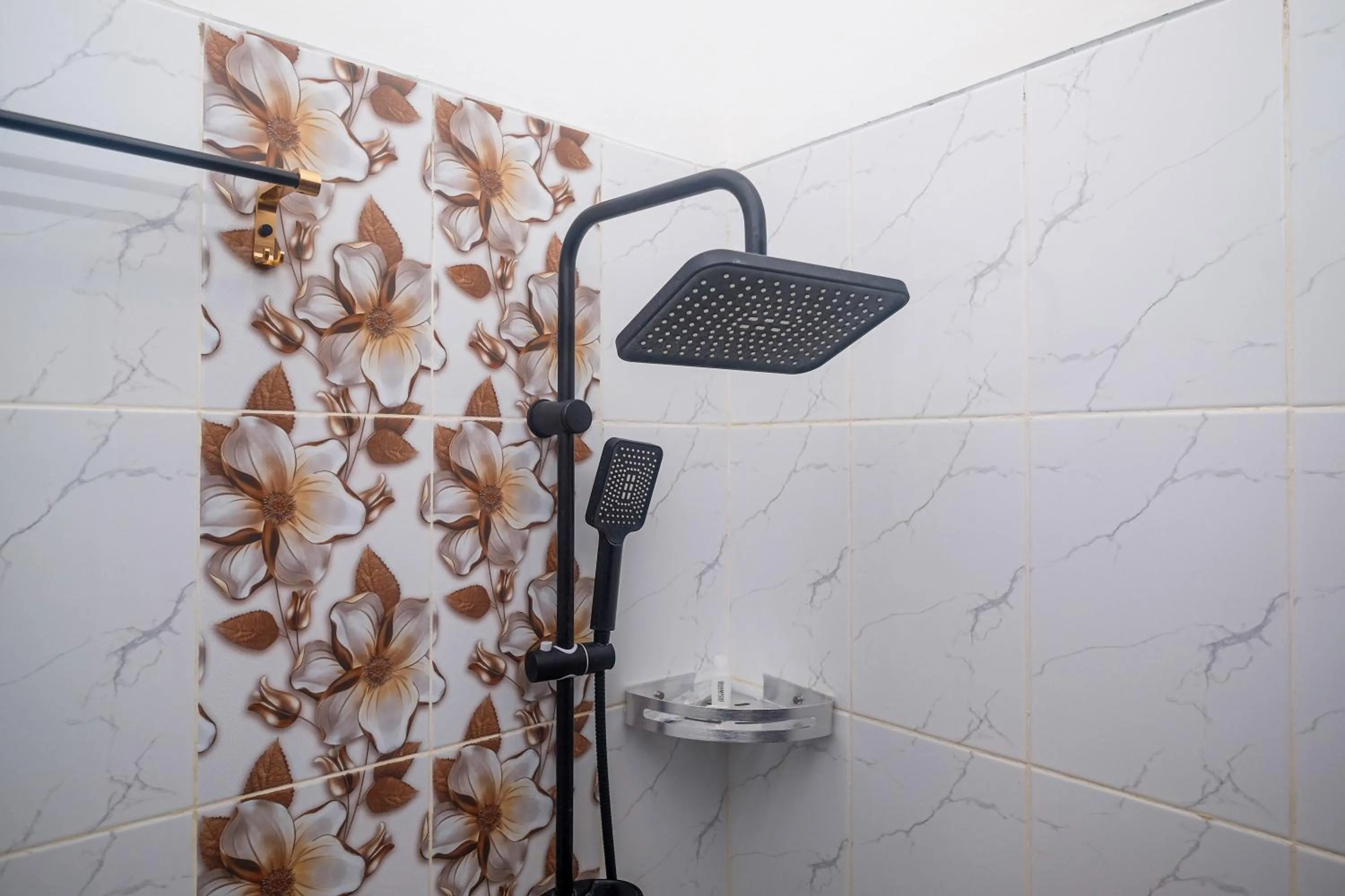 Bathroom in RedDoorz near Ambarrukmo Area