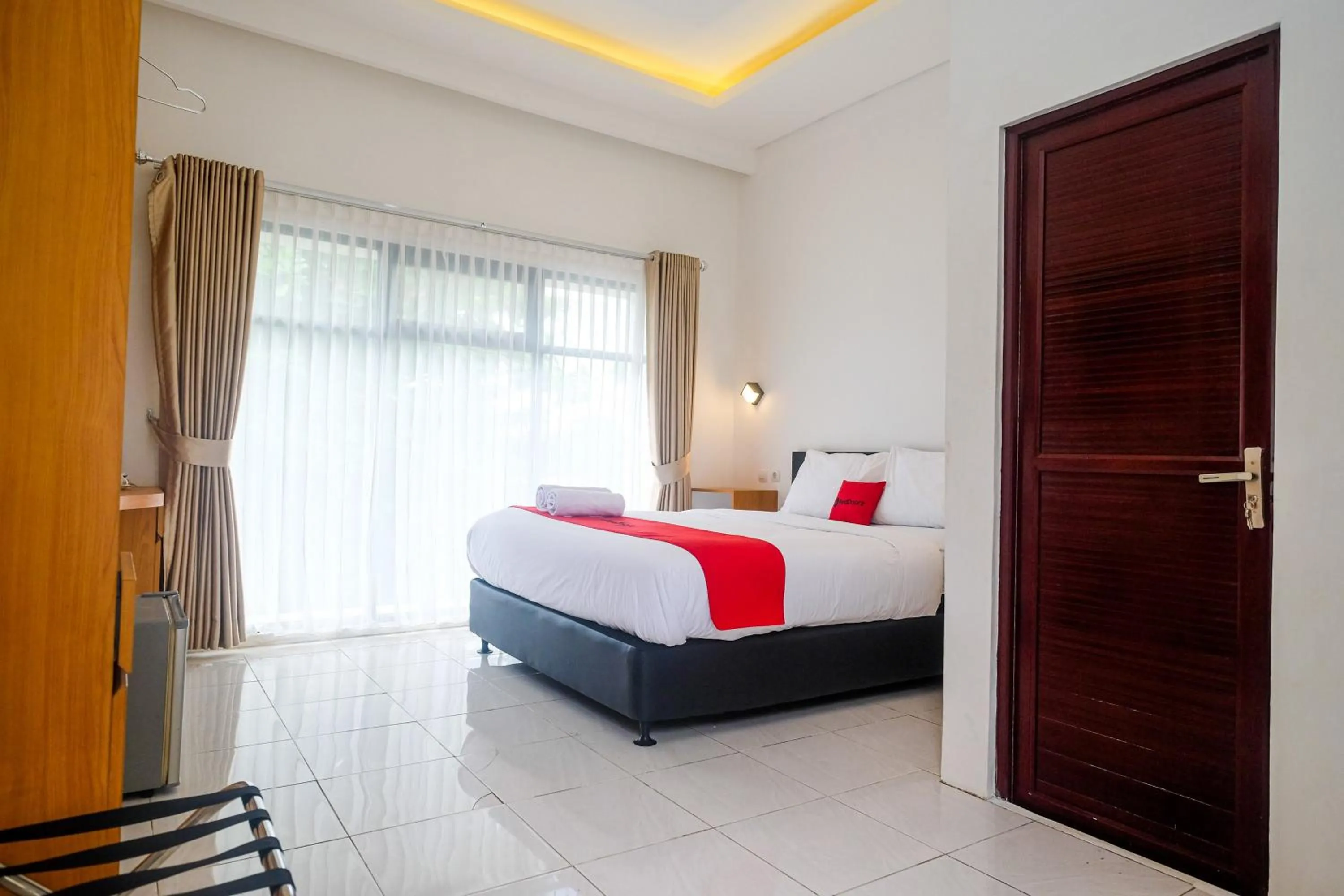 Bed in RedDoorz near Ambarrukmo Area