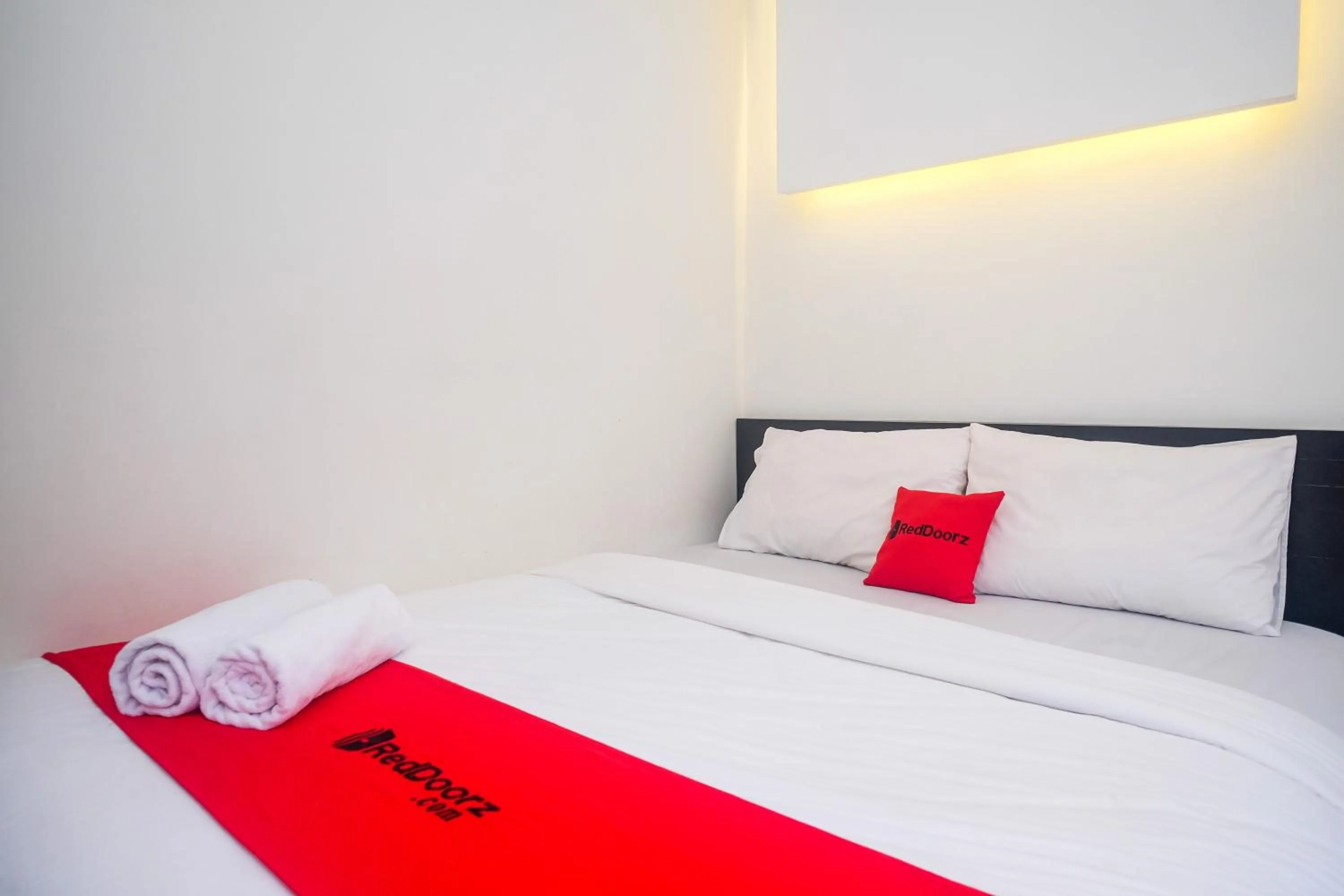 Bed in RedDoorz near Ambarrukmo Area