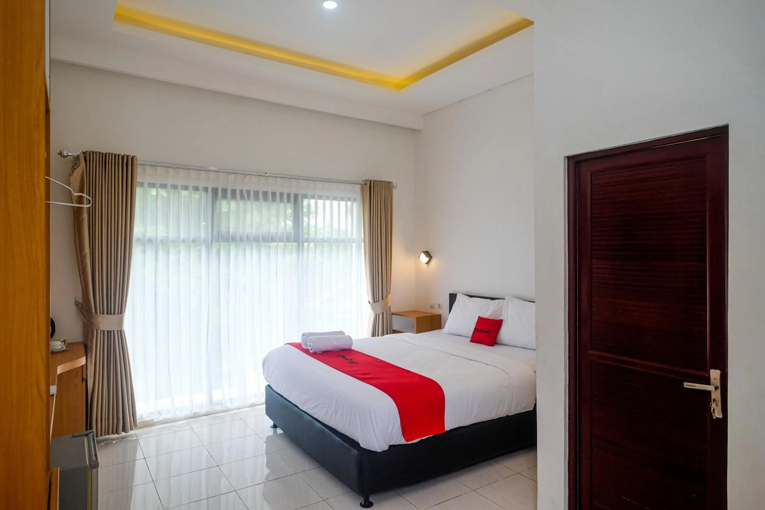 Bed in RedDoorz near Ambarrukmo Area