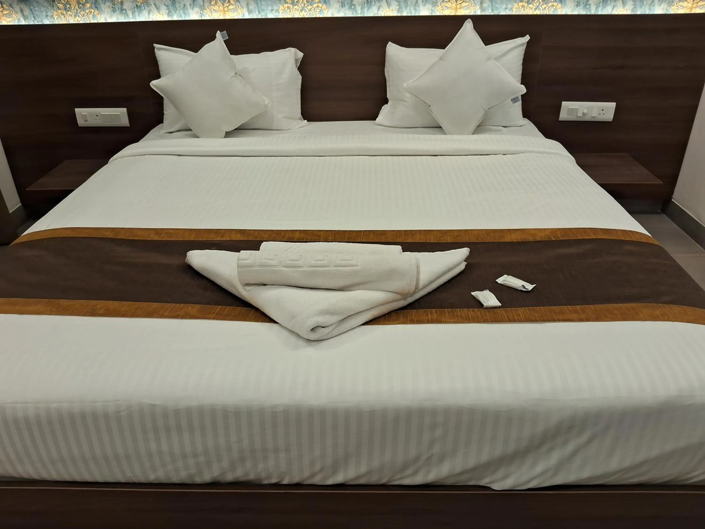 Bed in Globus Hotel by Silicon Hearth